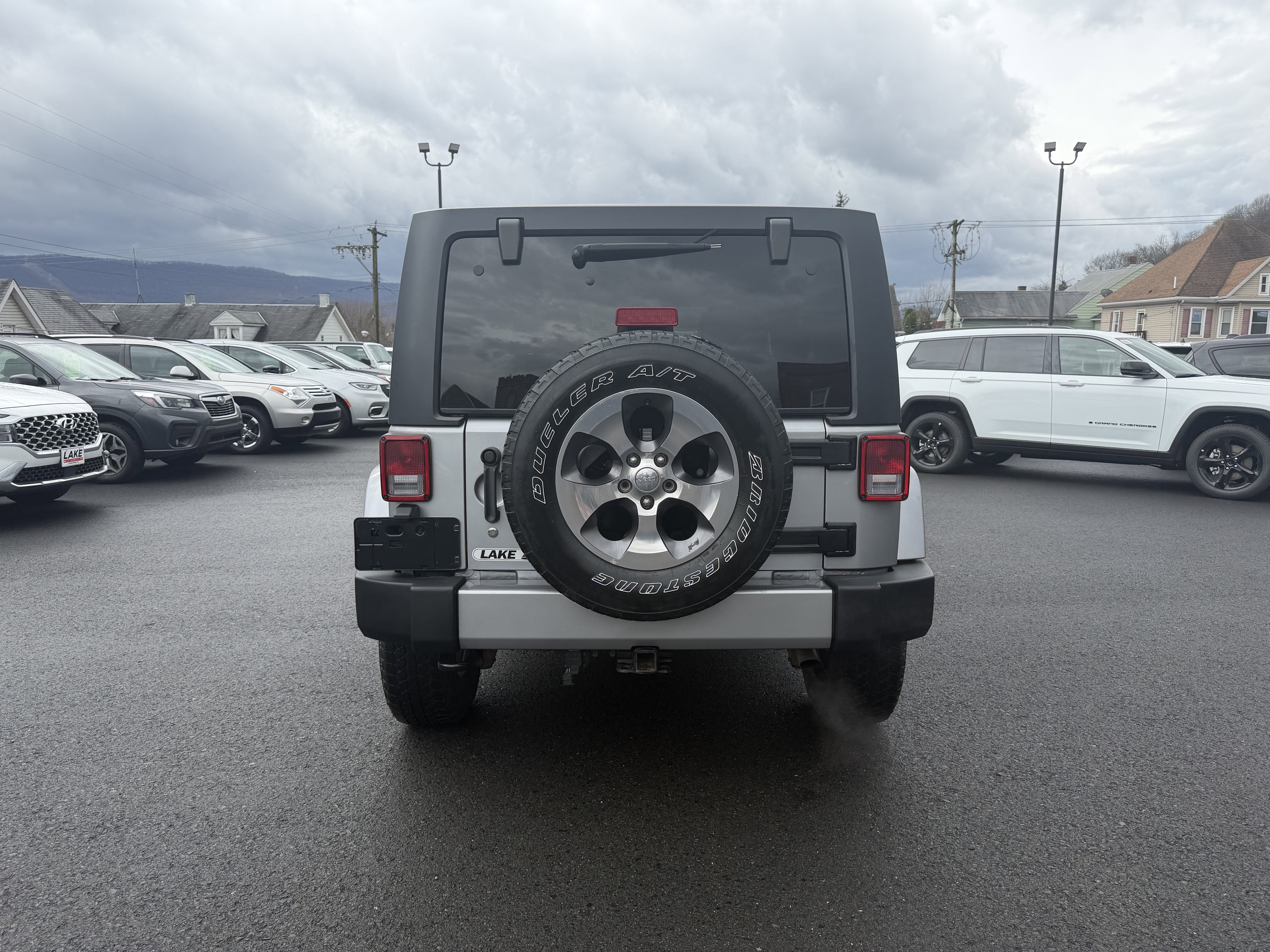 2016 Jeep WRANGLER UNL SAHARA