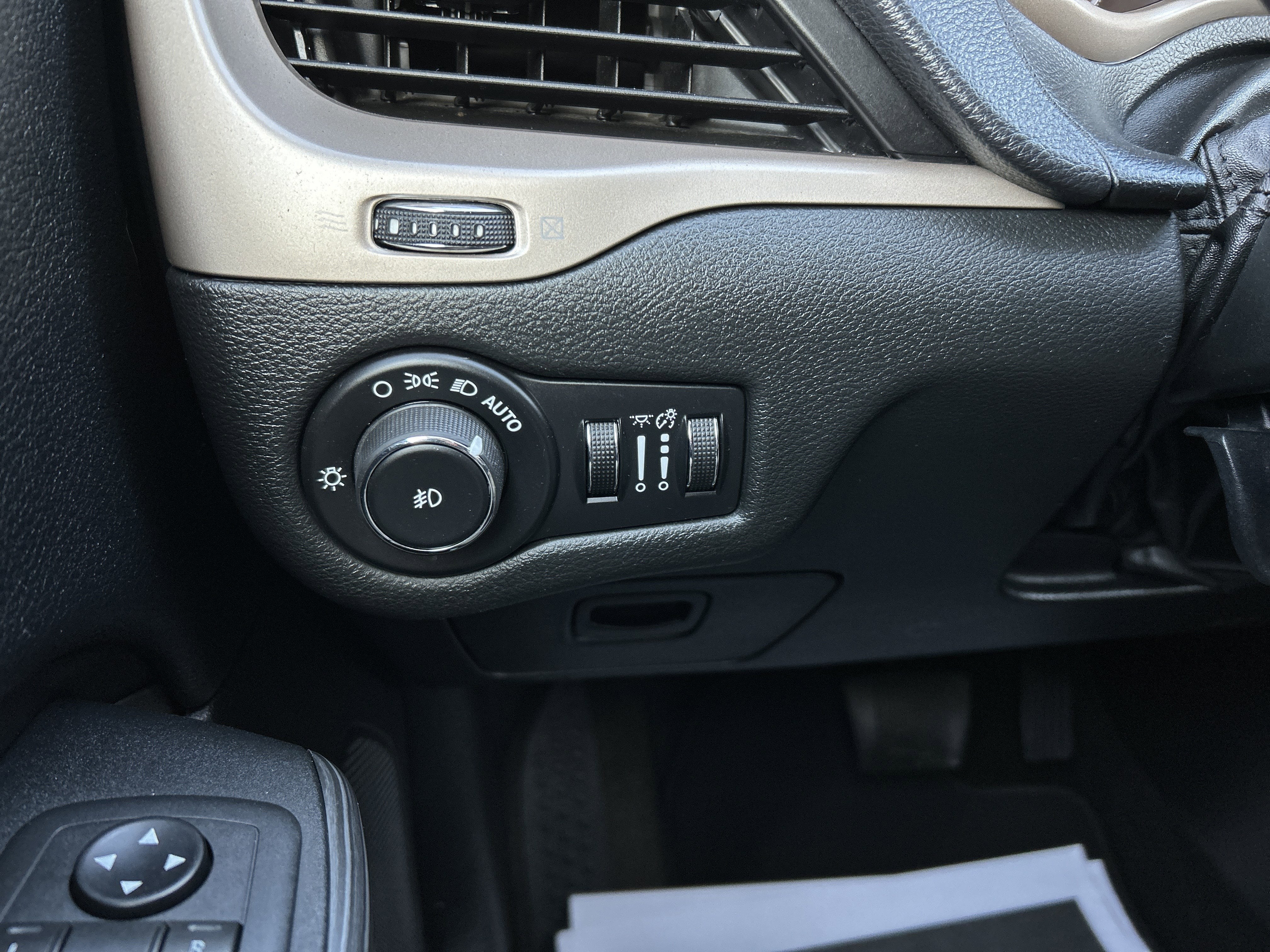 2015 Jeep CHEROKEE LIMITED