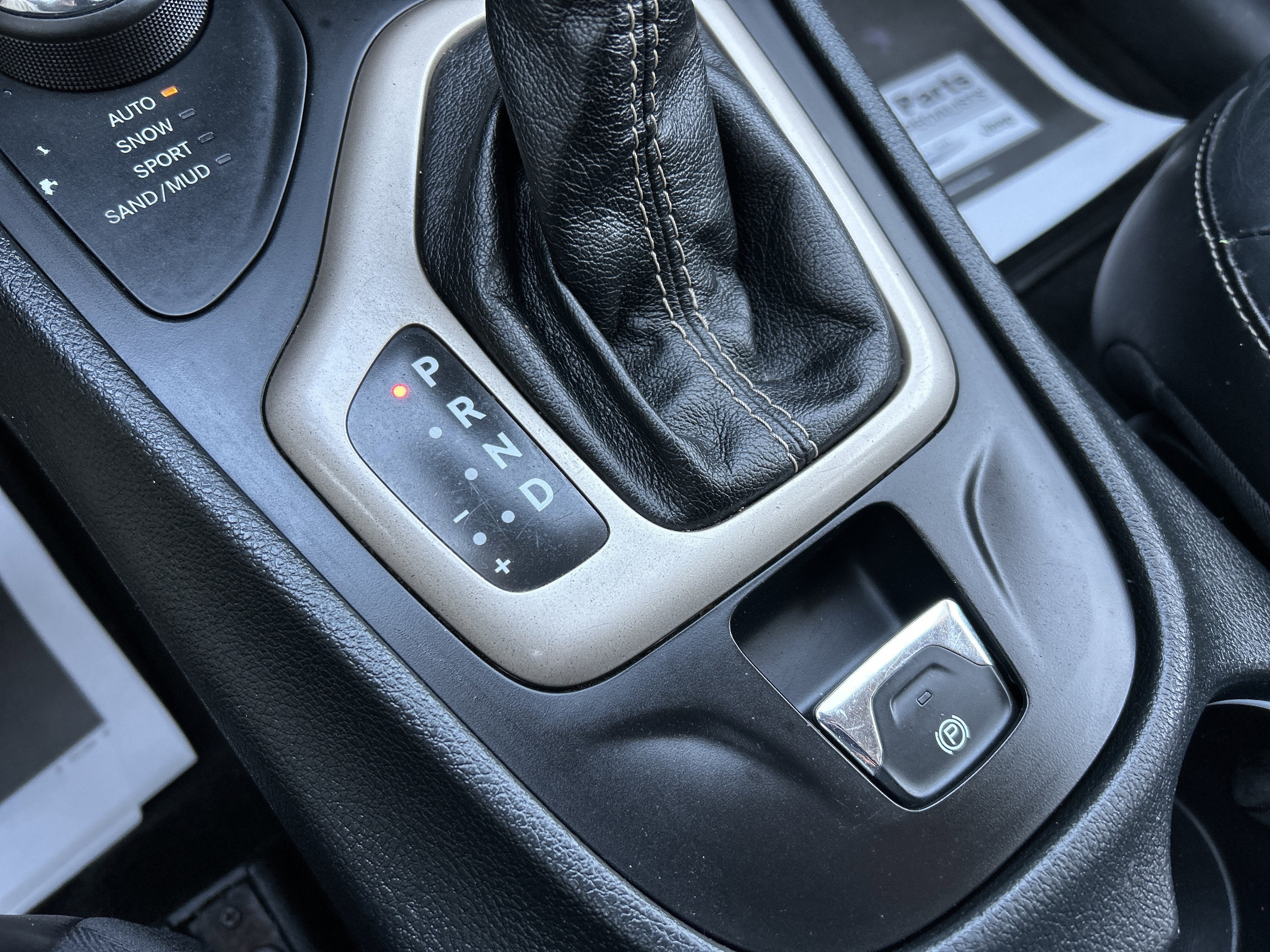 2015 Jeep CHEROKEE LIMITED