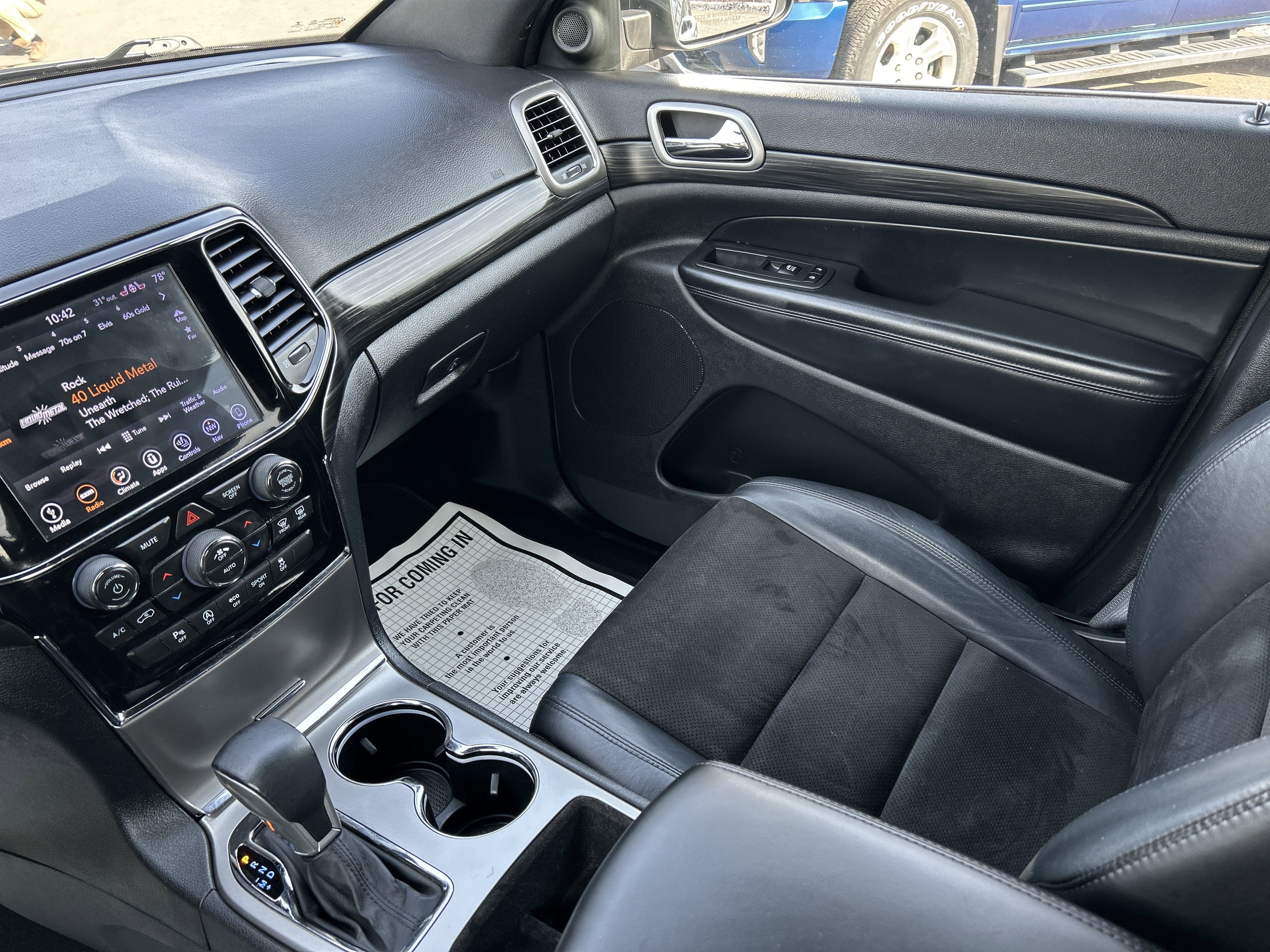 2019 Jeep GRAND CHEROKEE LAREDO E