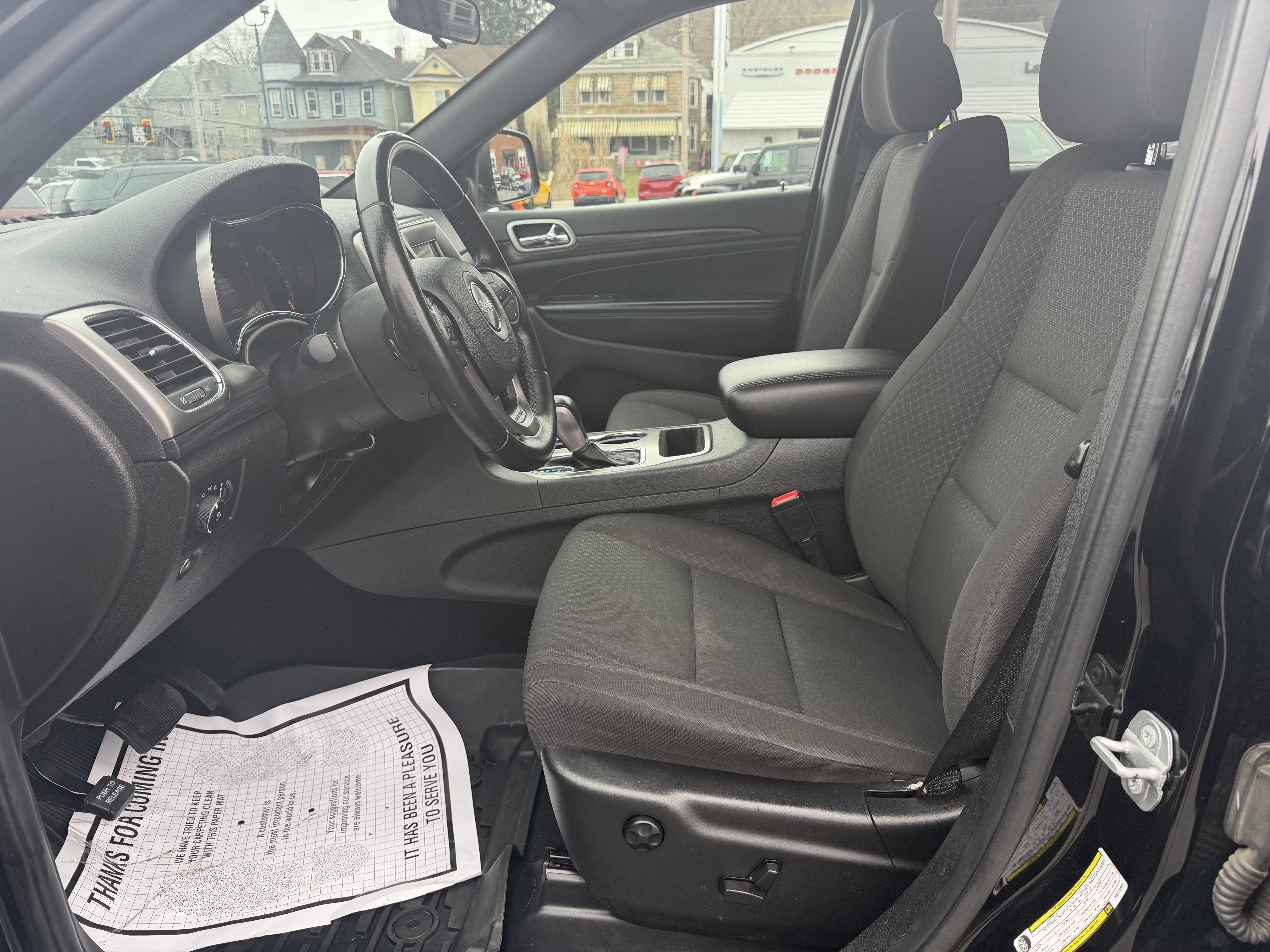 2021 Jeep GRAND CHEROKEE LAREDO E