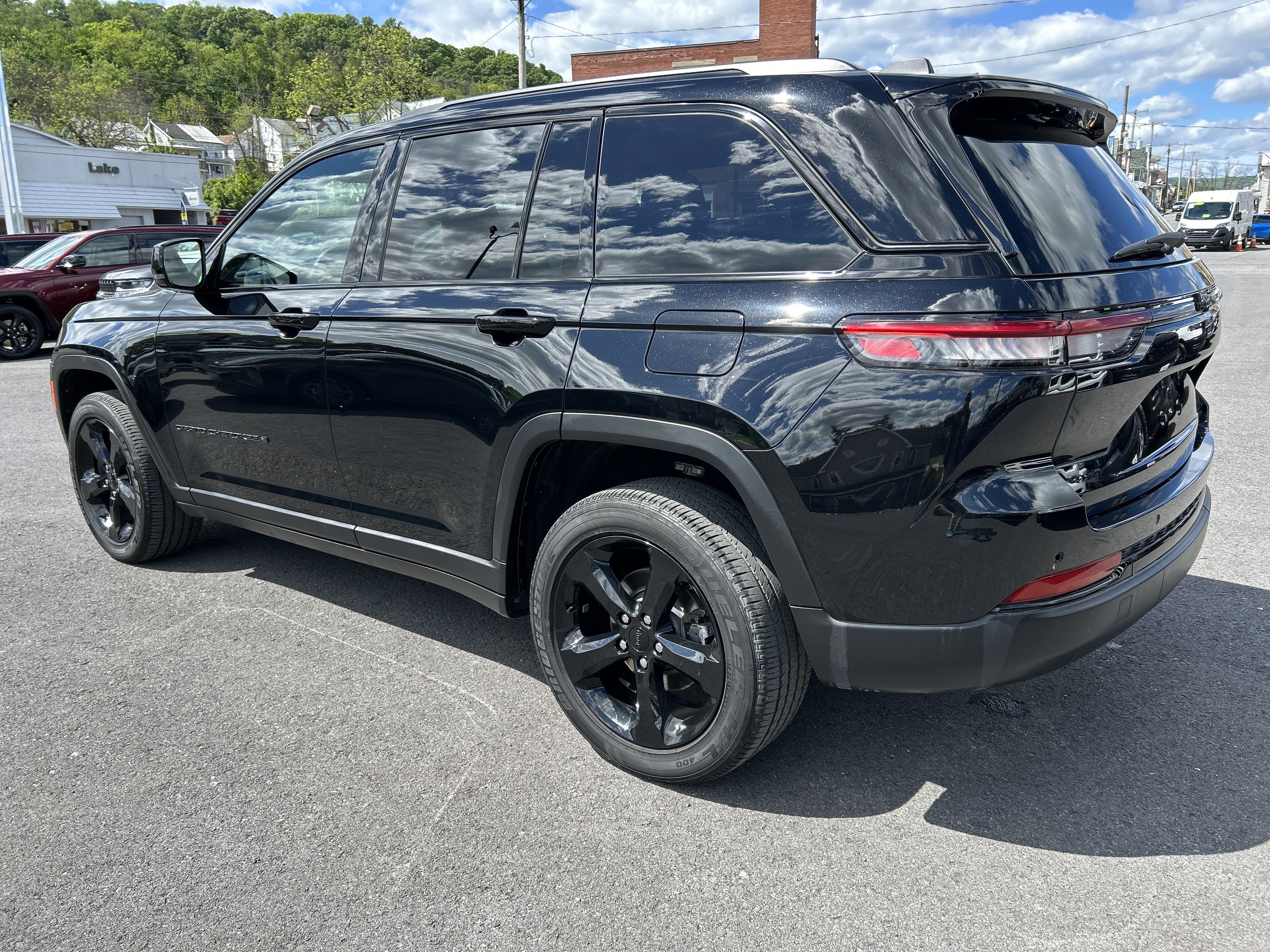 2023 Jeep GRAND CHEROKEE ALTITUDE