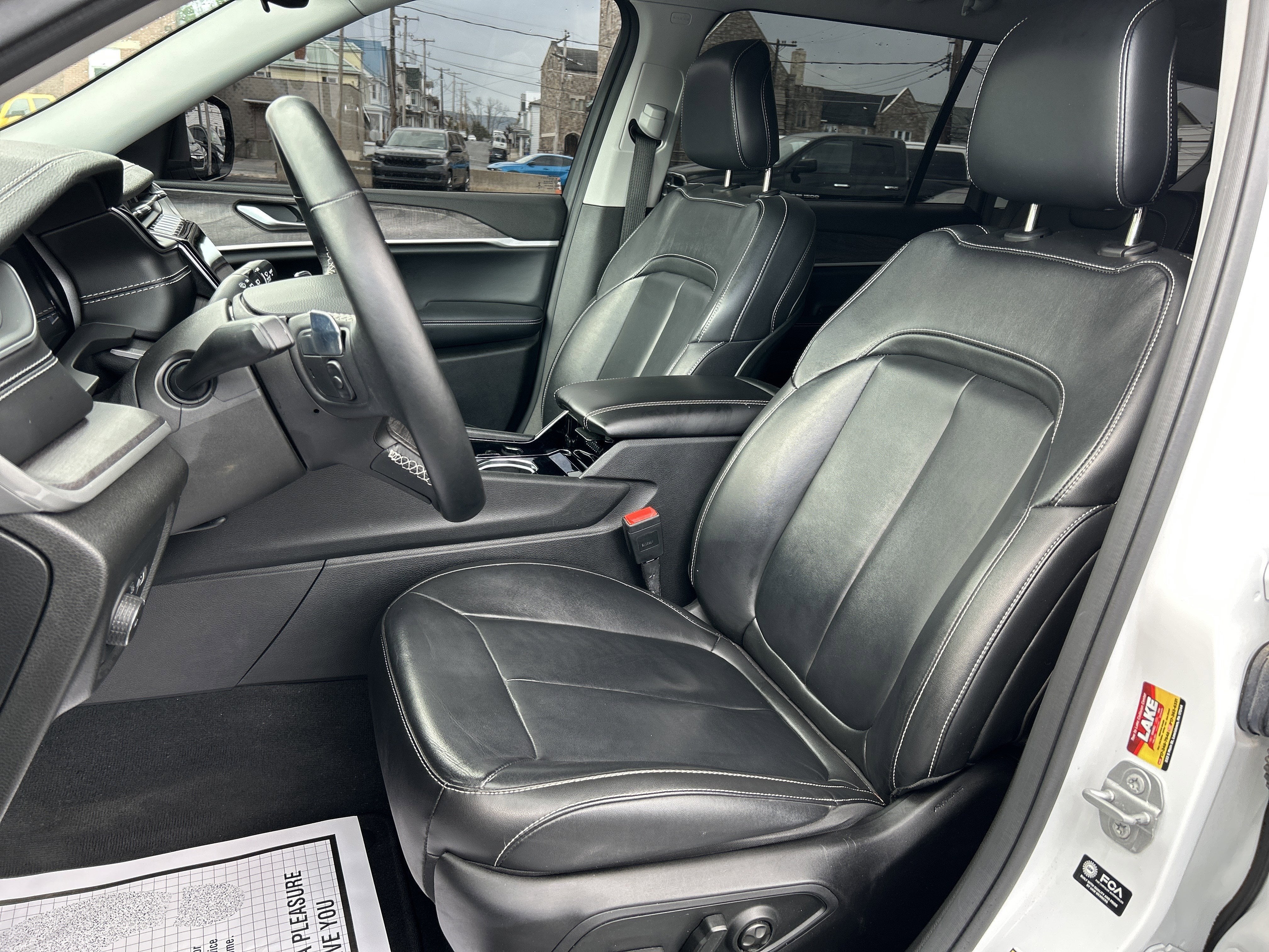 2022 Jeep GRAND CHEROKEE L LIMITED