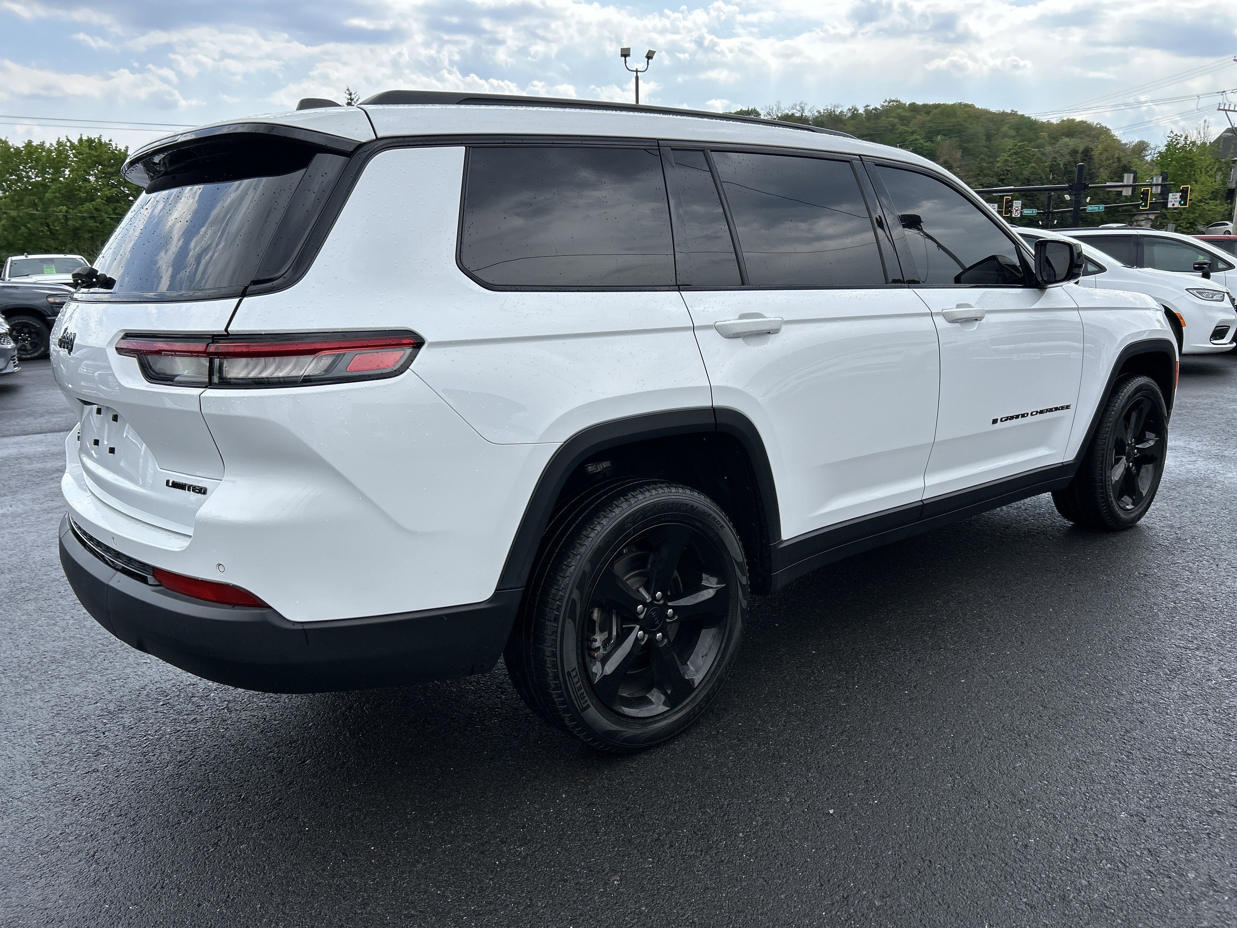 2022 Jeep GRAND CHEROKEE L LIMITED