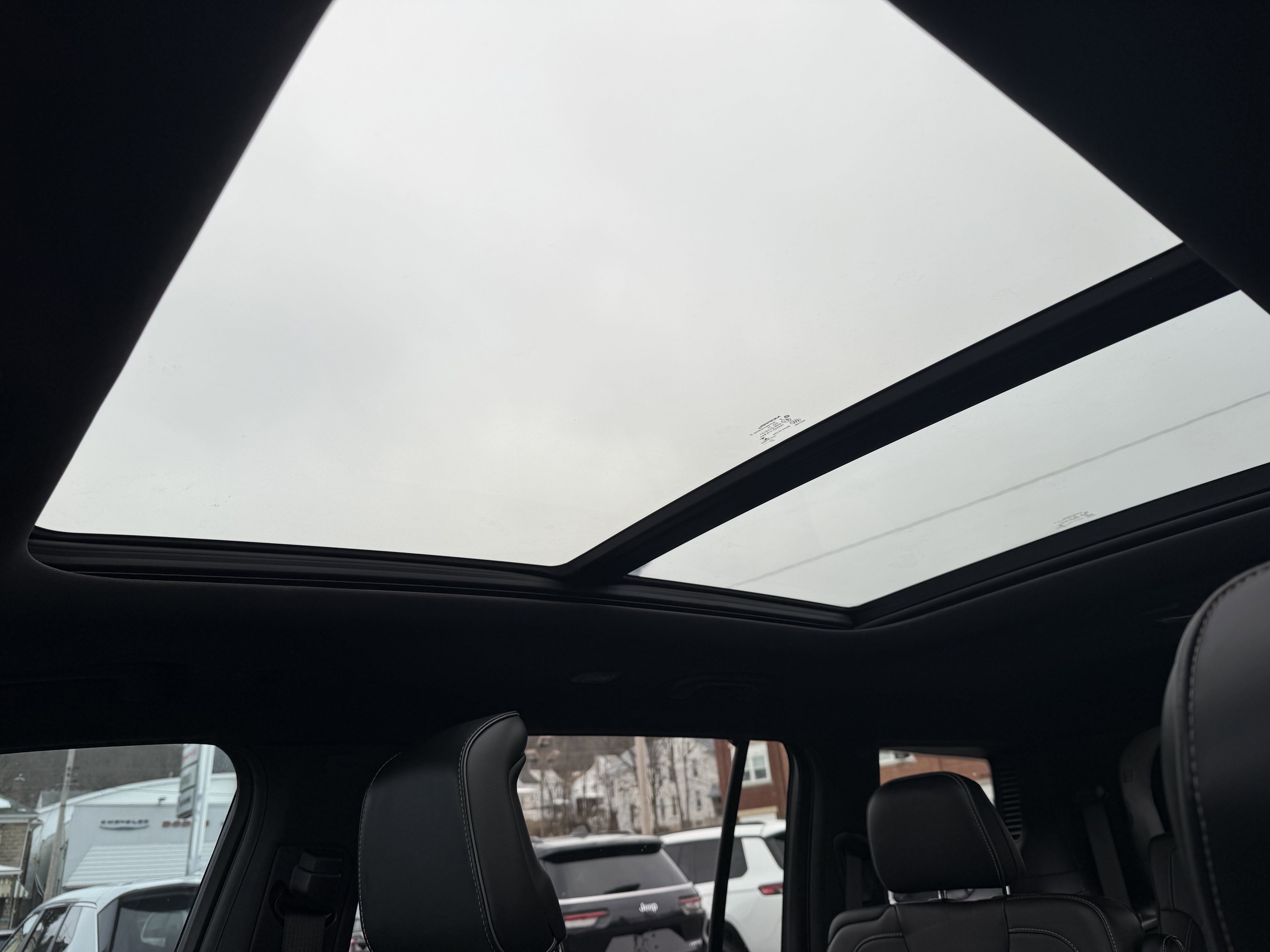 2021 Jeep GRAND CHEROKEE OVERLAND