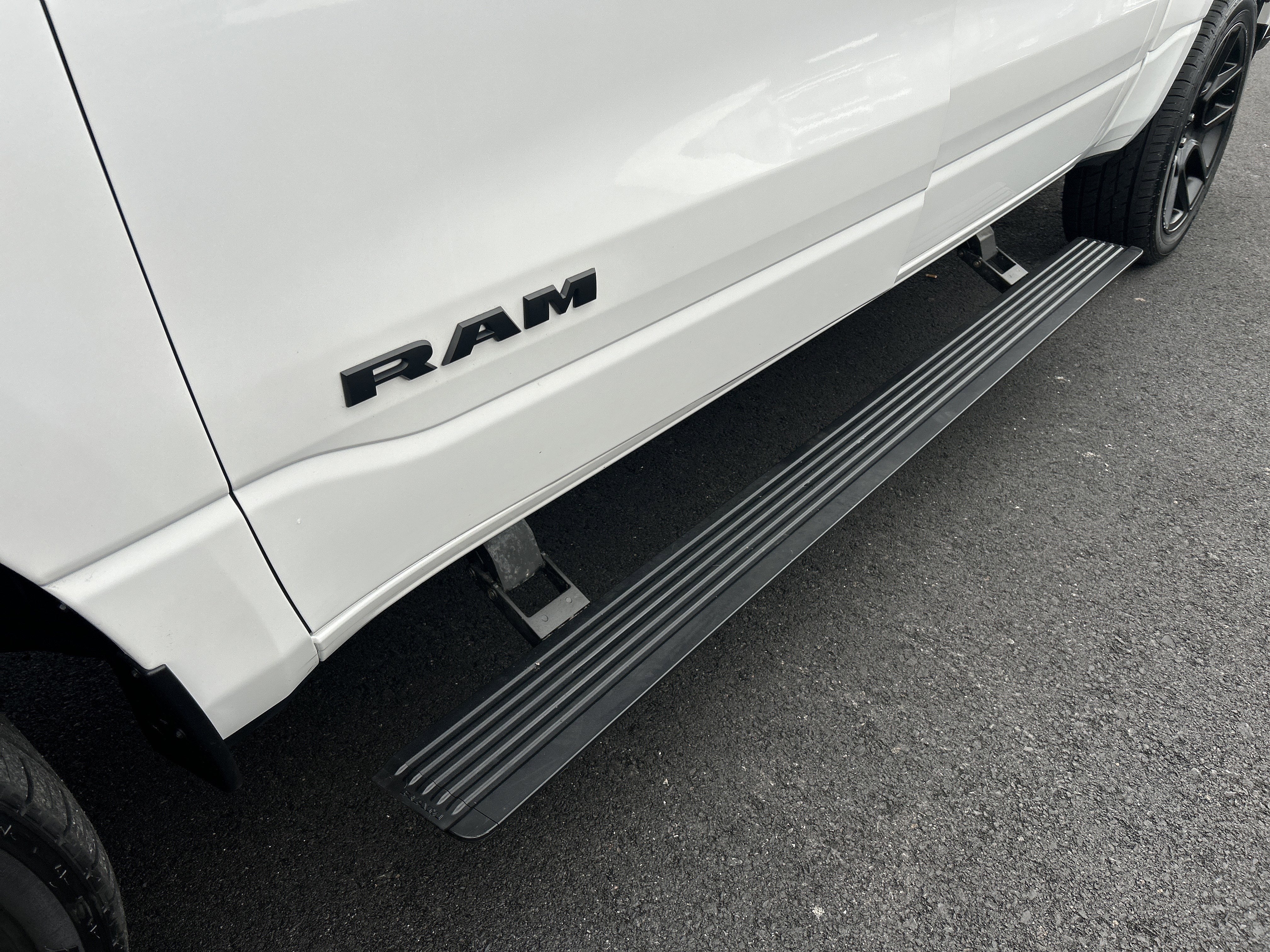 2023 RAM RAM 1500 LARAMIE