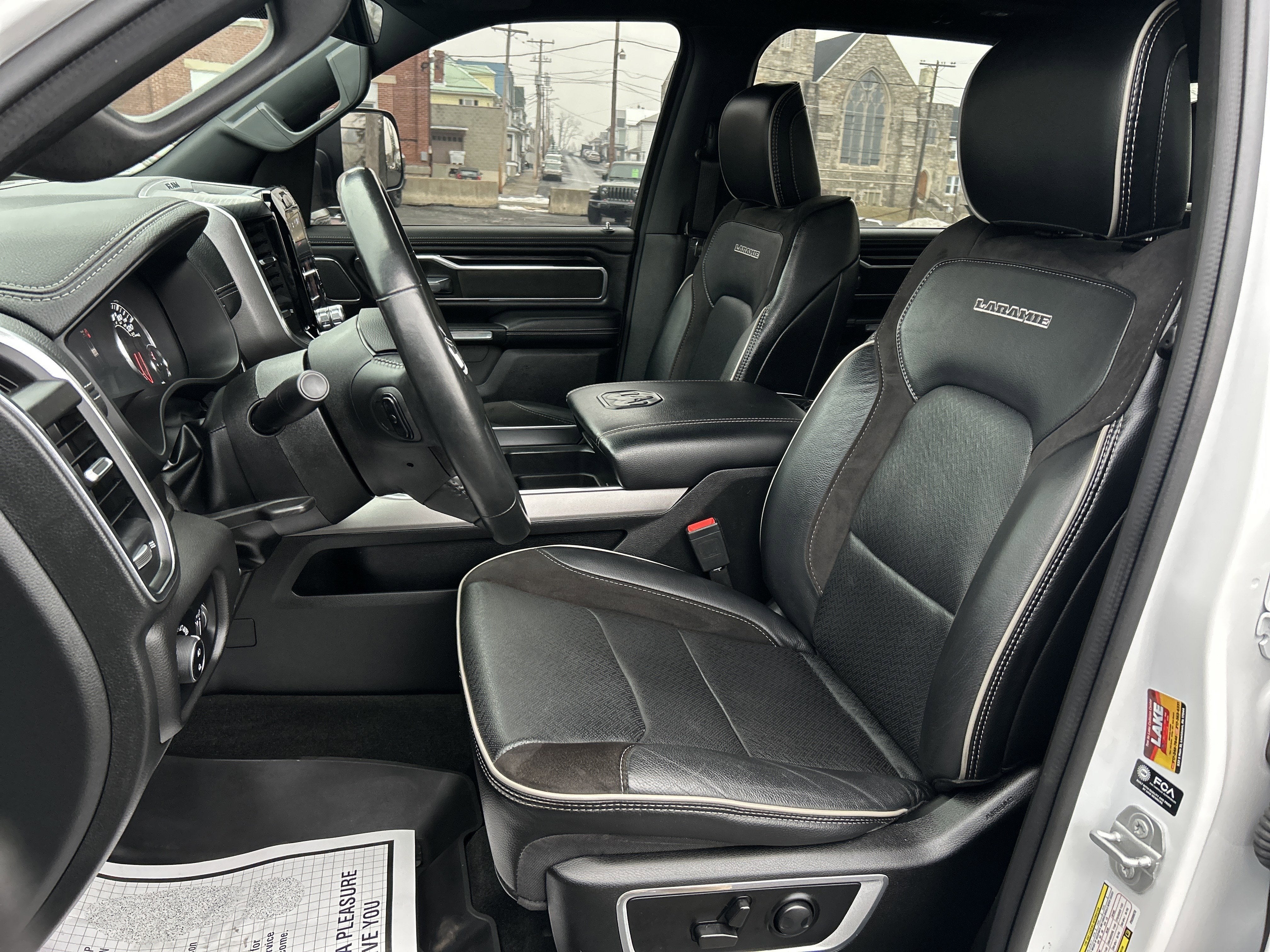 2023 RAM RAM 1500 LARAMIE