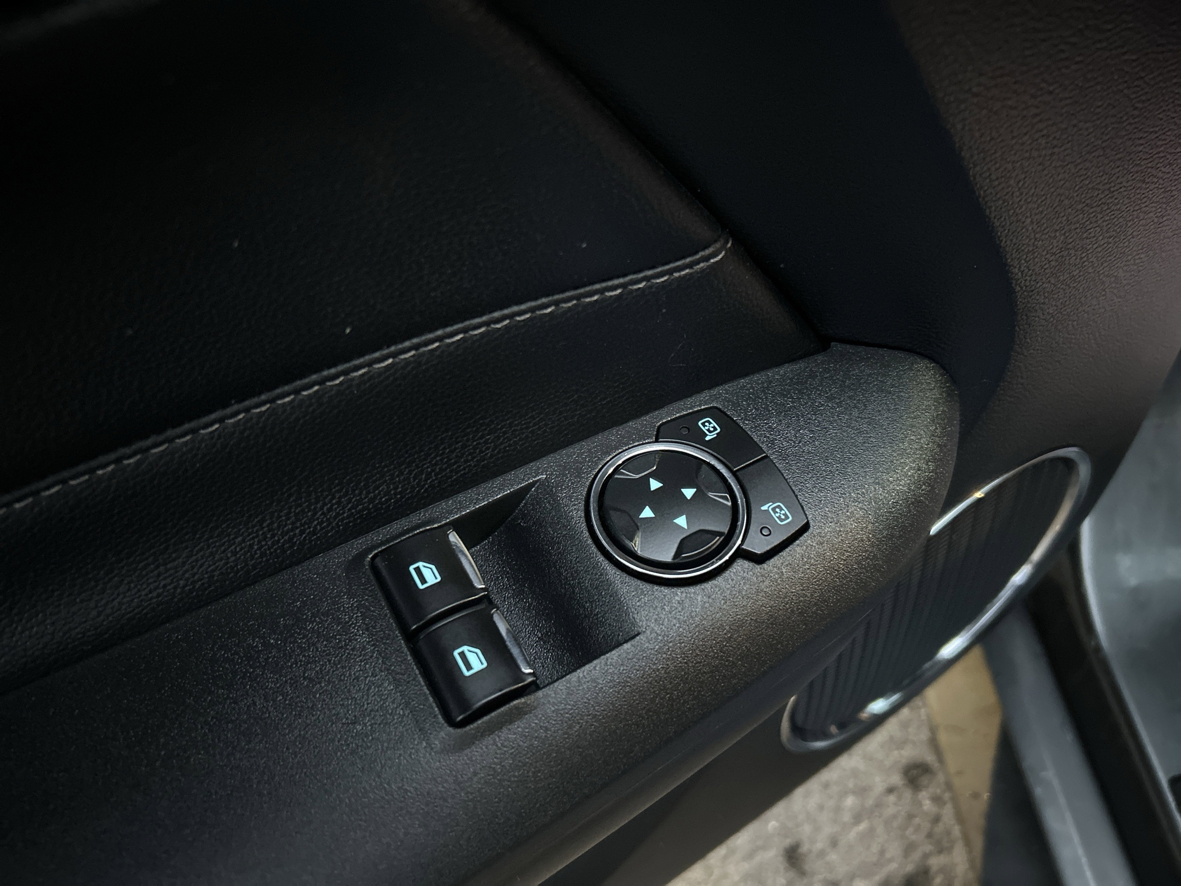 2016 Ford MUSTANG ECO PREMIUM