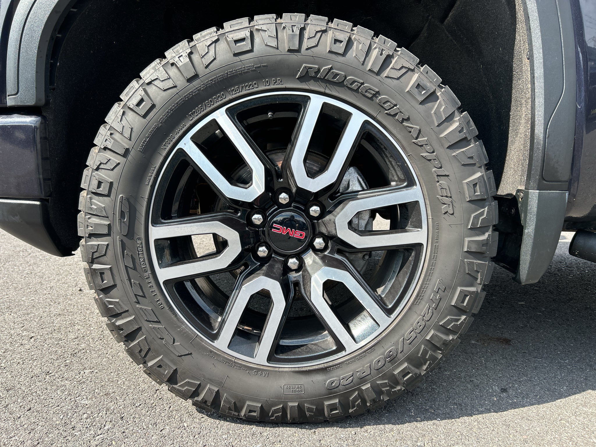 2022 GMC Sierra AT4