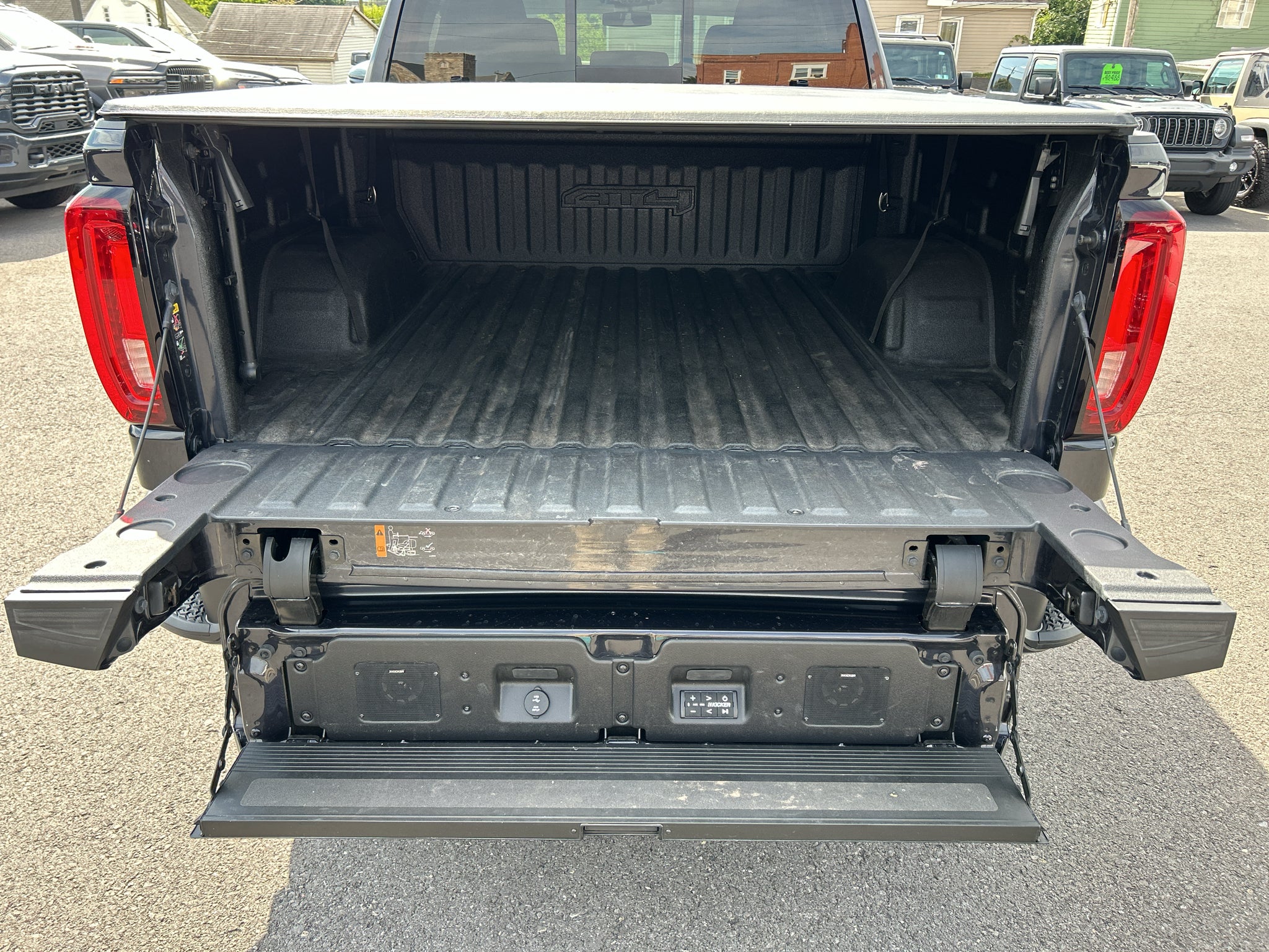 2022 GMC Sierra AT4