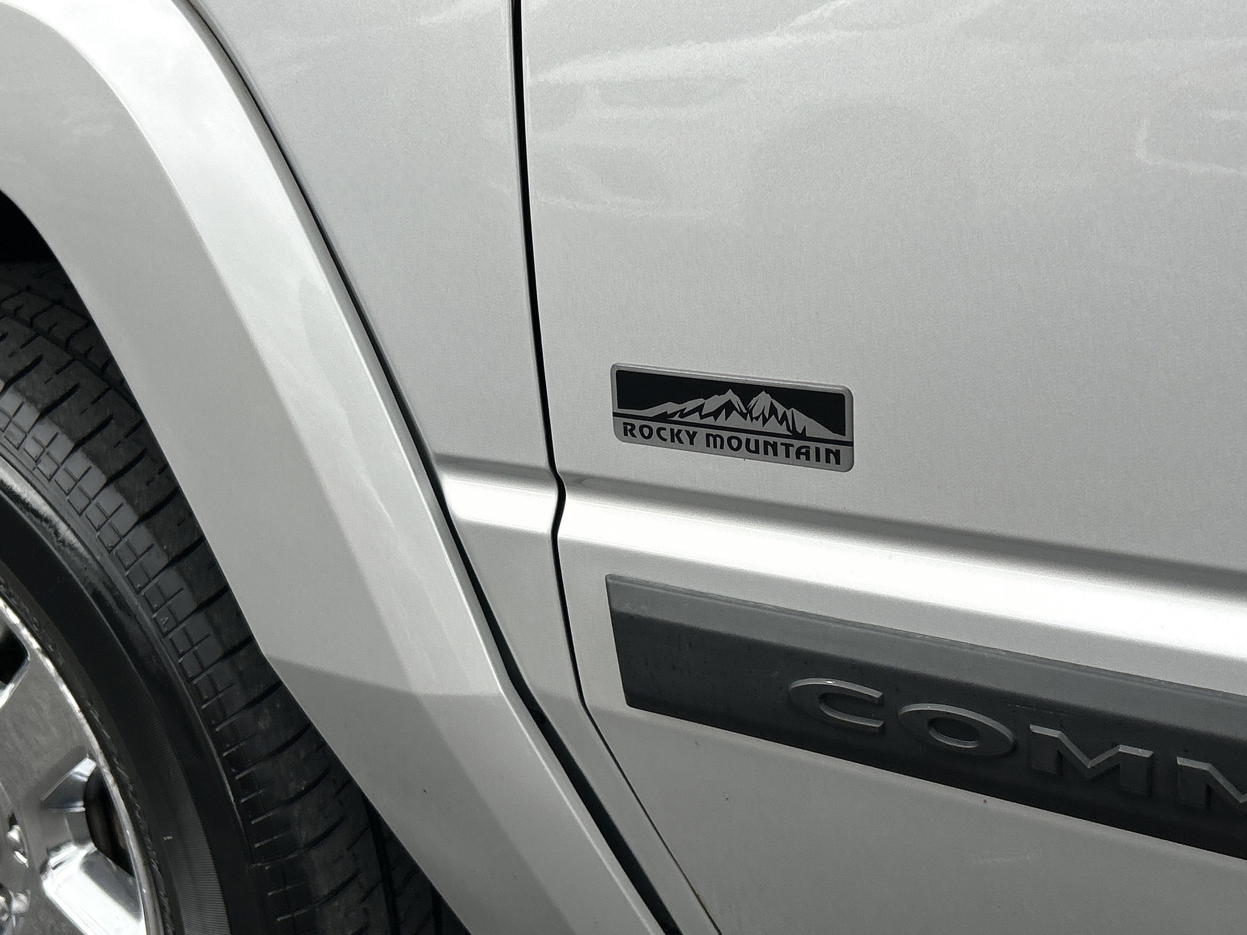 2007 Jeep COMMANDER SPORT