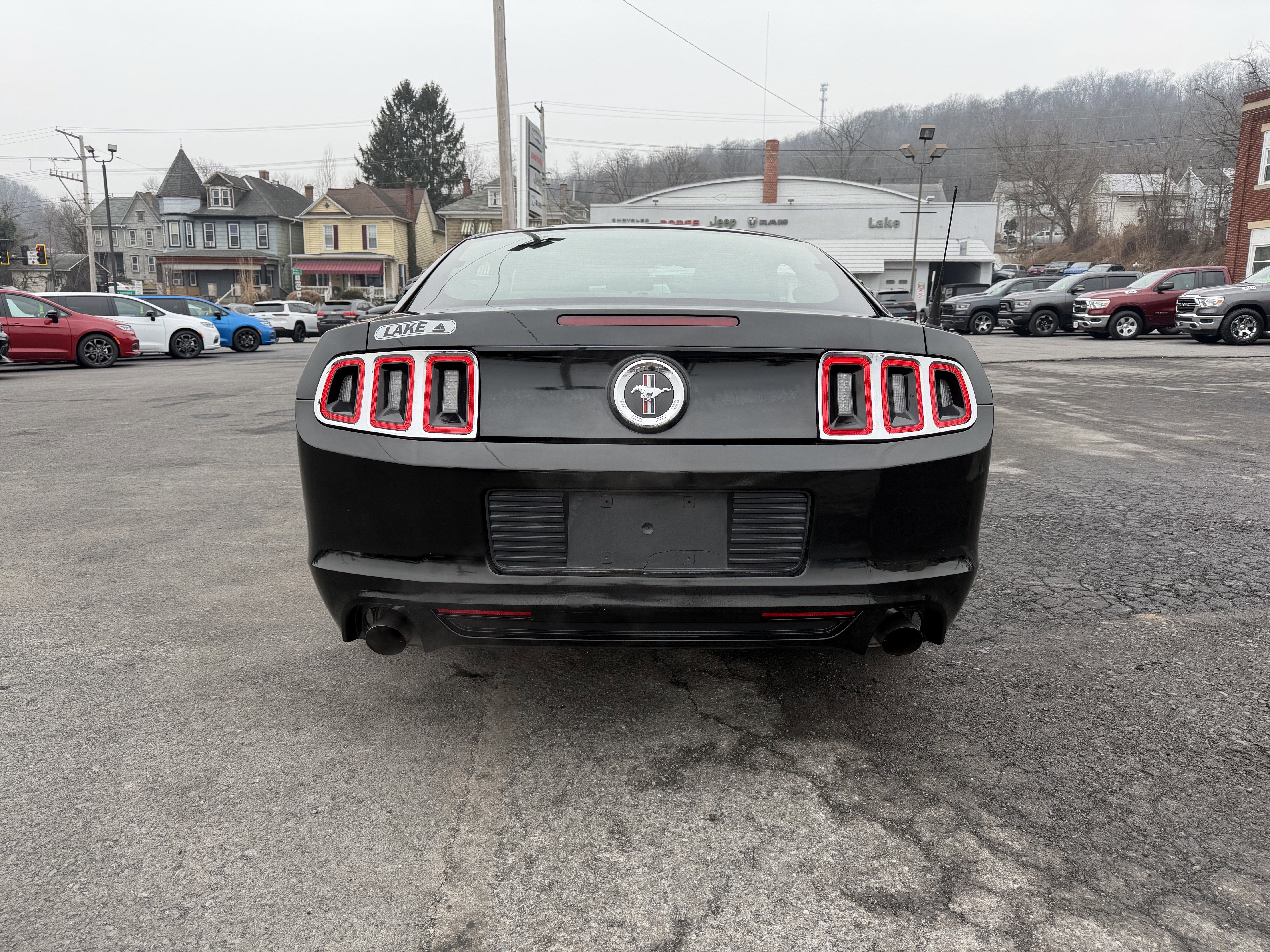 2014 Ford MUSTANG V6