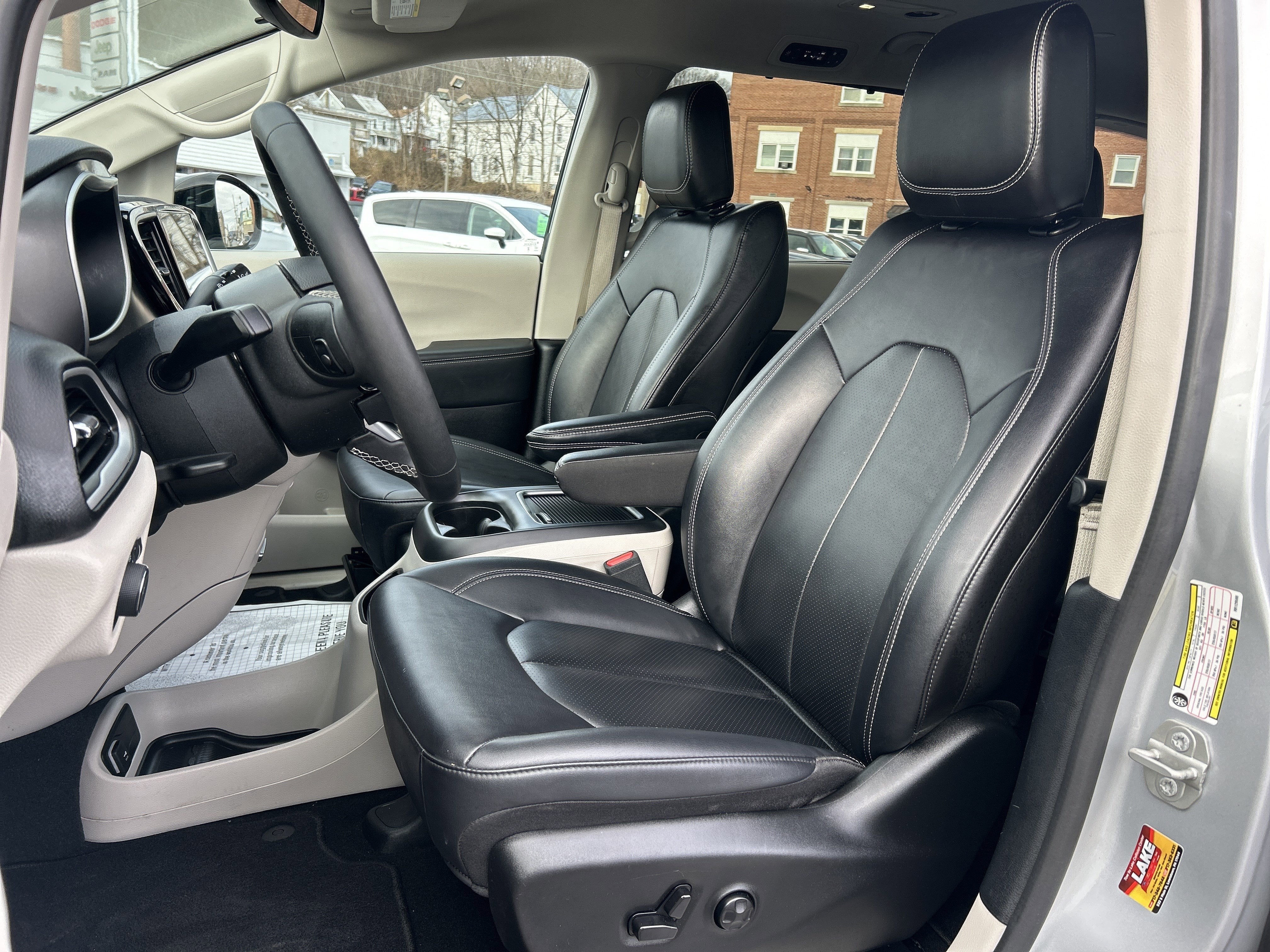 2024 Chrysler PACIFICA TOURING L