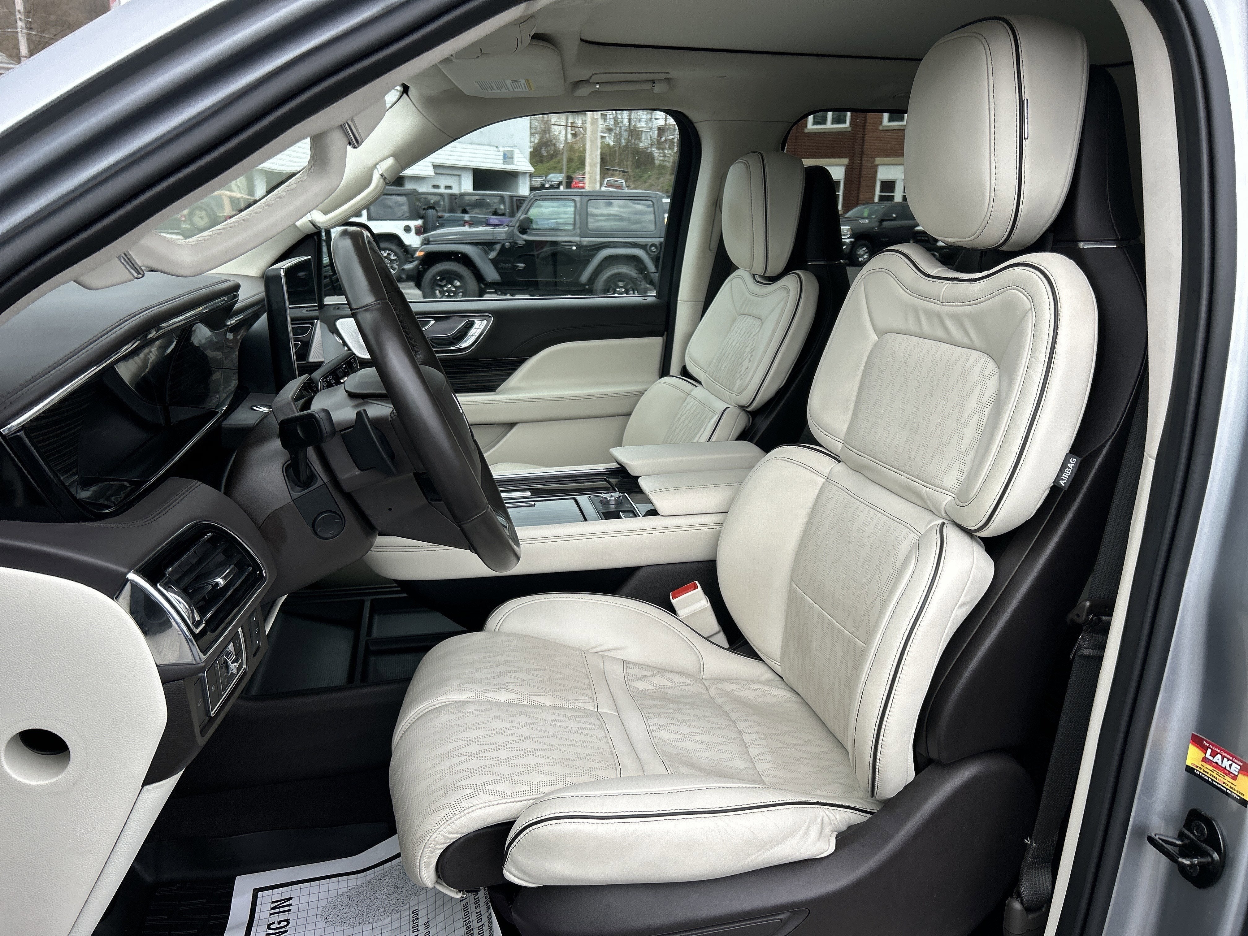 2023 Lincoln NAVIGATOR BLACK LABEL