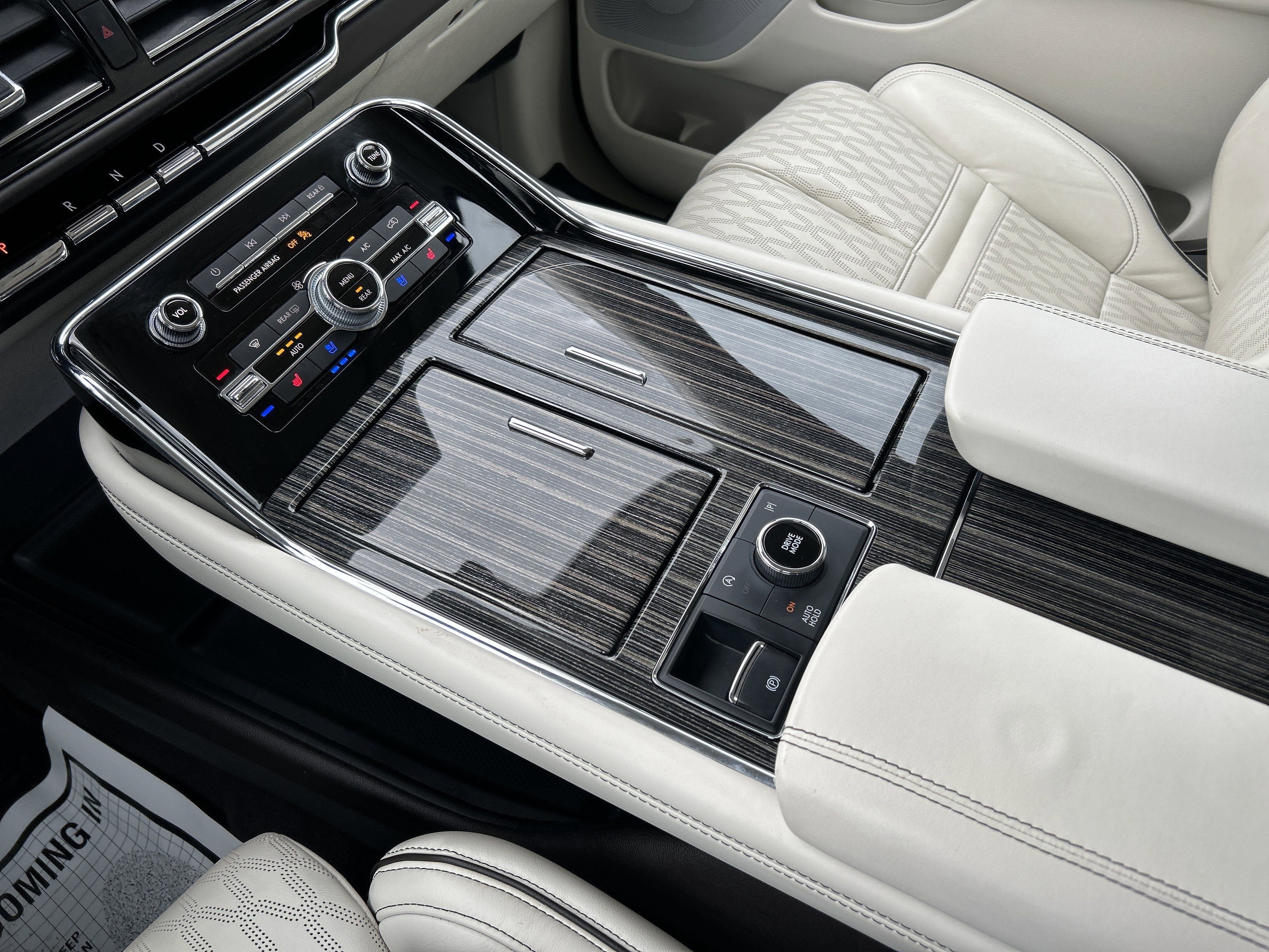 2023 Lincoln NAVIGATOR BLACK LABEL