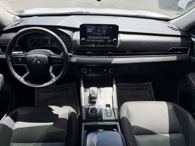 2022 Mitsubishi OUTLANDER ES