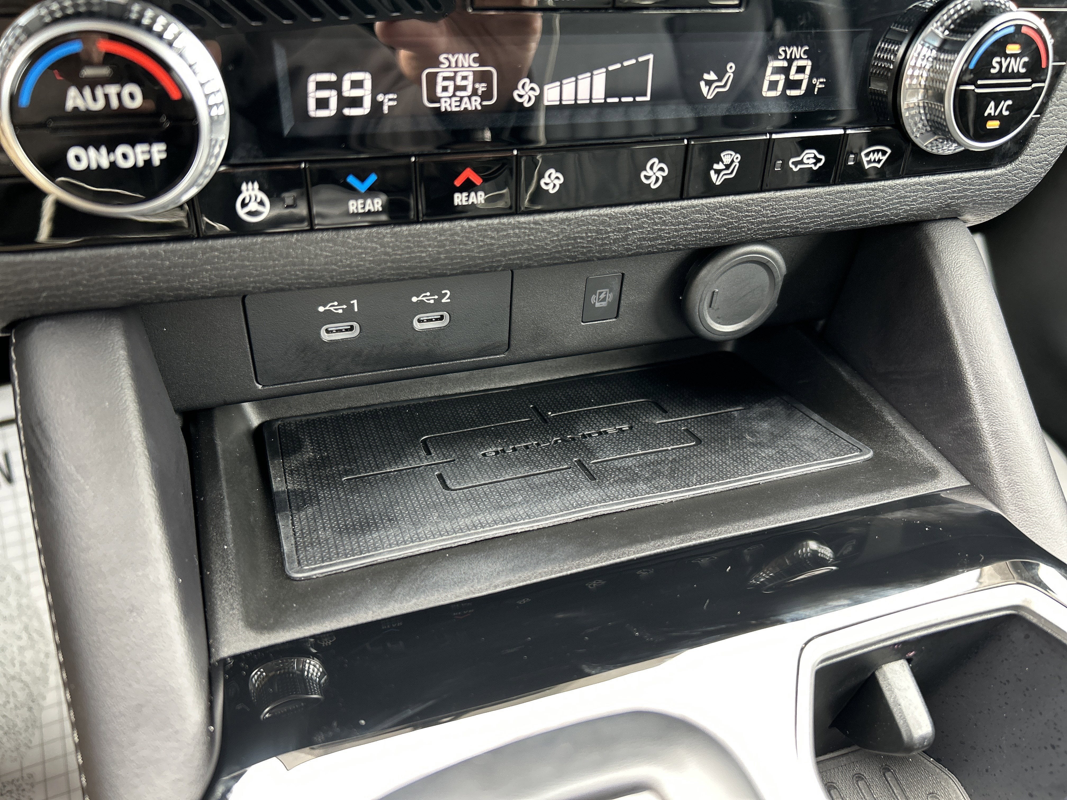 2025 Mitsubishi OUTLANDER SEL