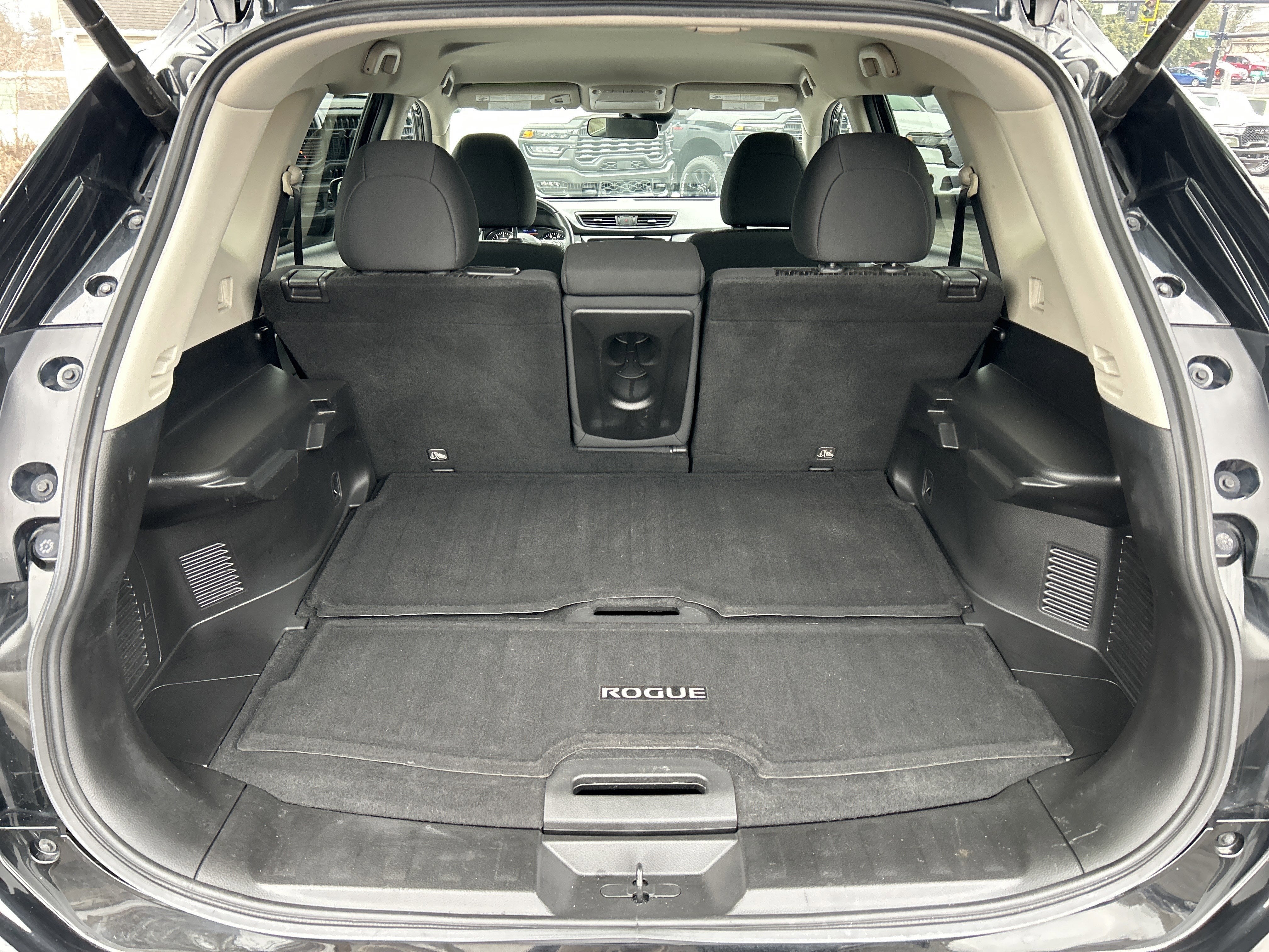 2019 Nissan ROGUE SV