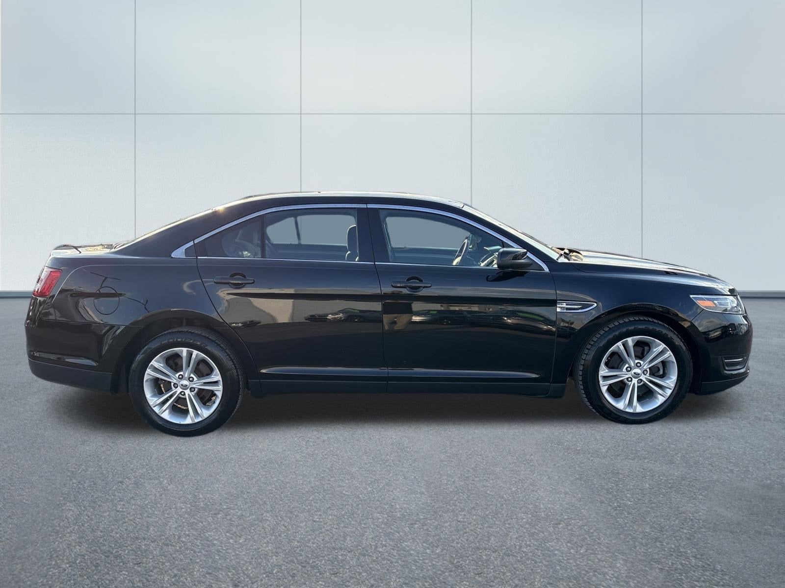 2016 Ford TAURUS SEL