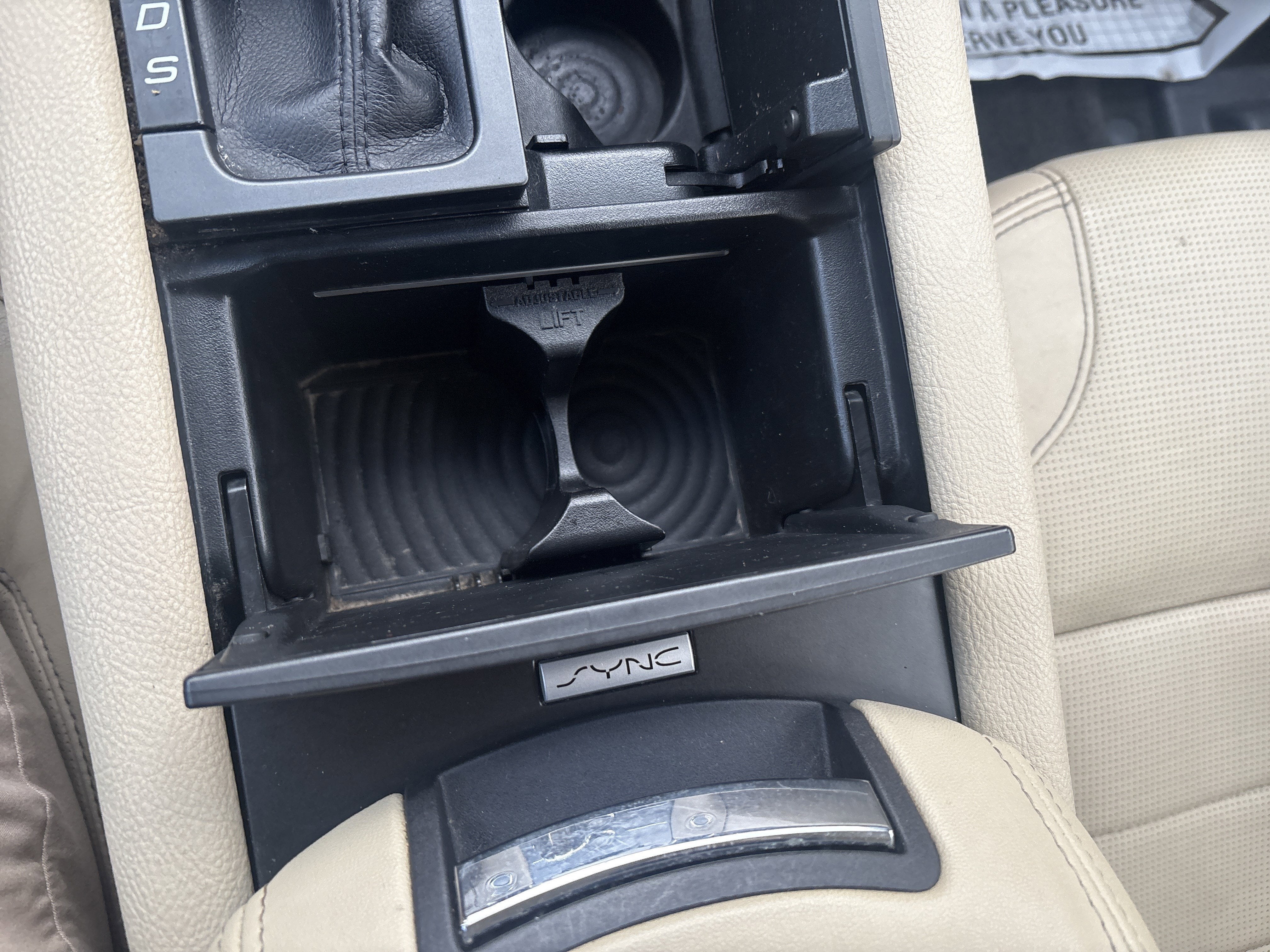 2016 Ford TAURUS LIMITED