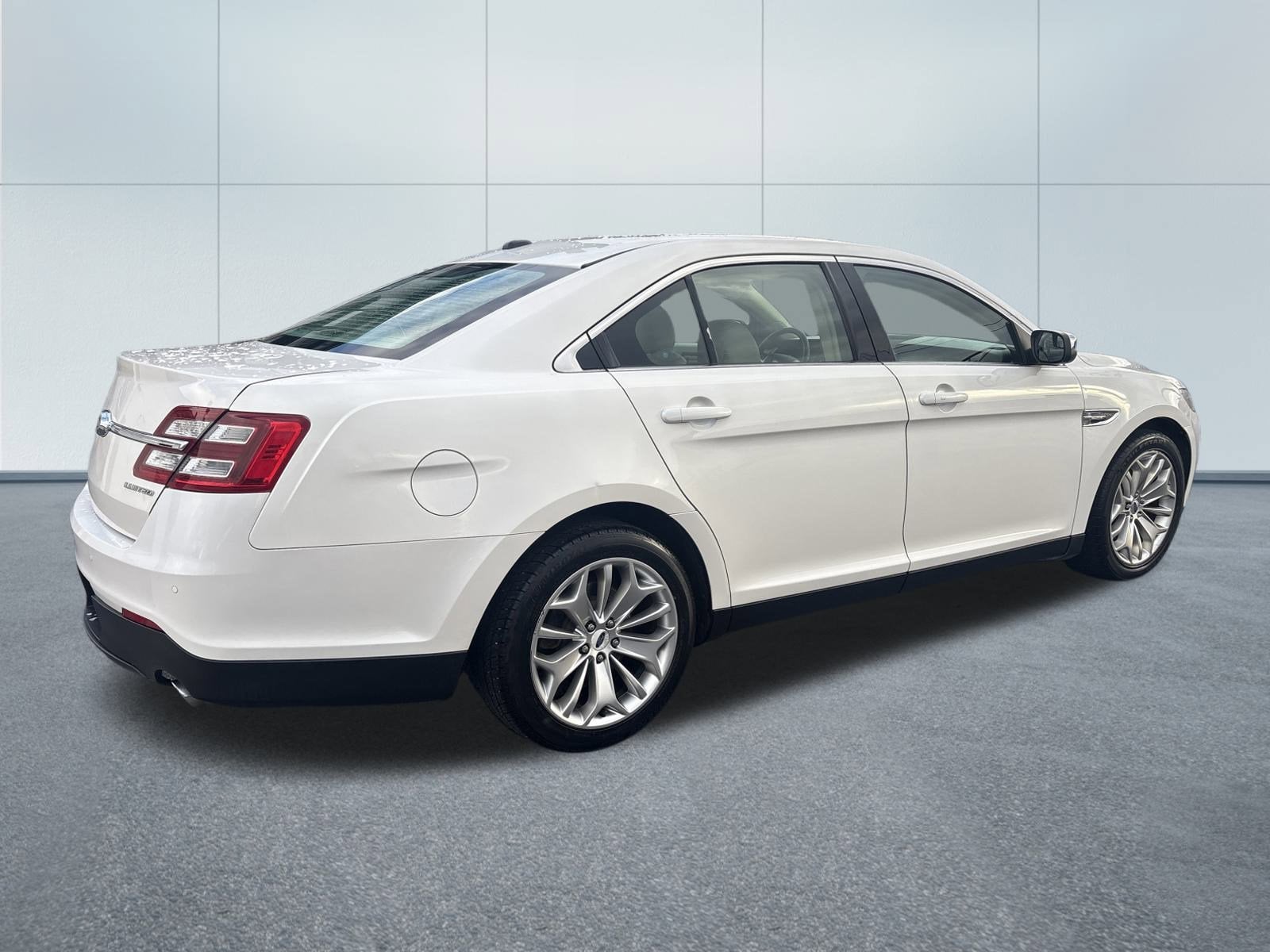 2016 Ford TAURUS LIMITED