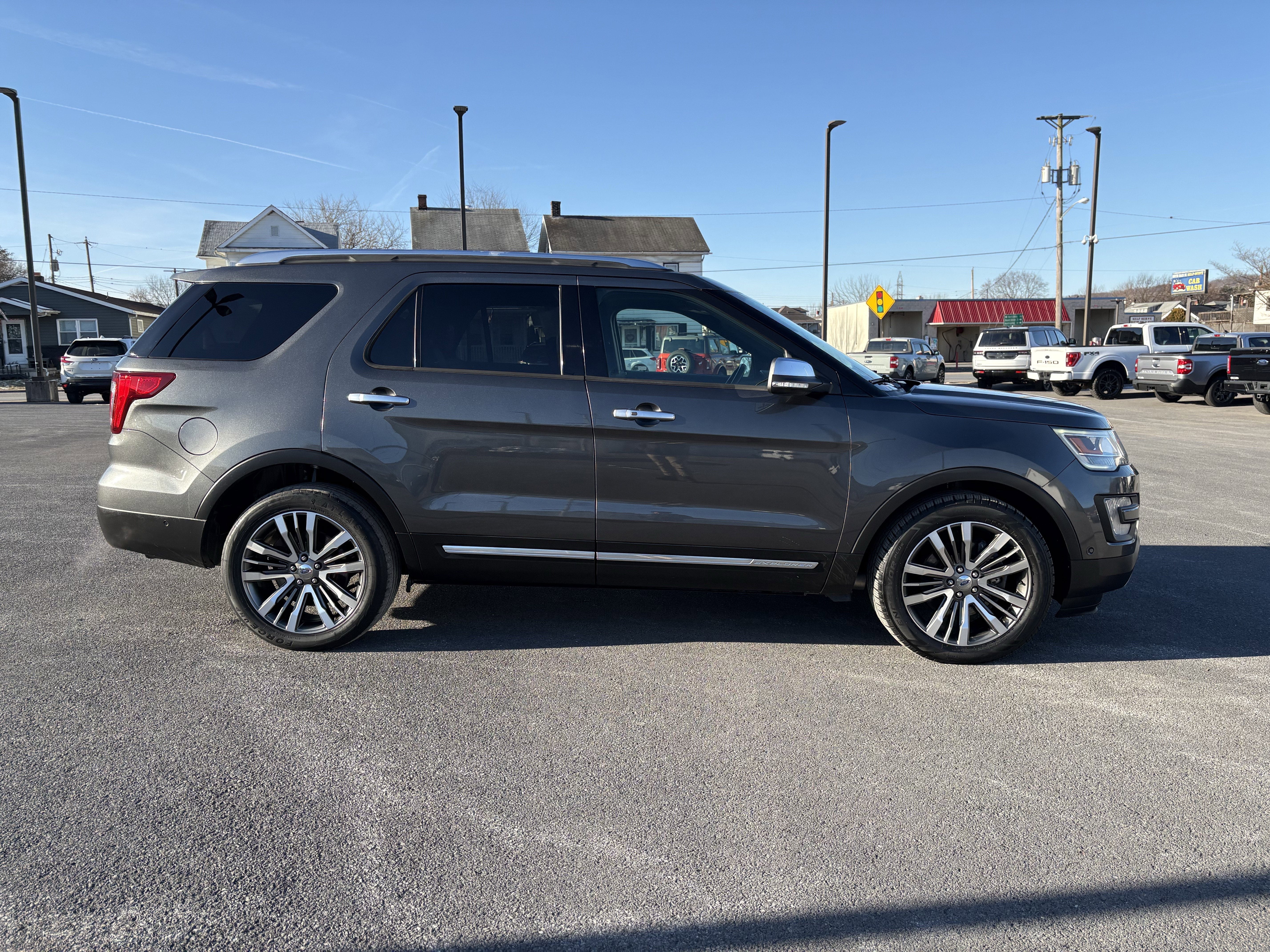 2017 Ford EXPLORER PLATINUM