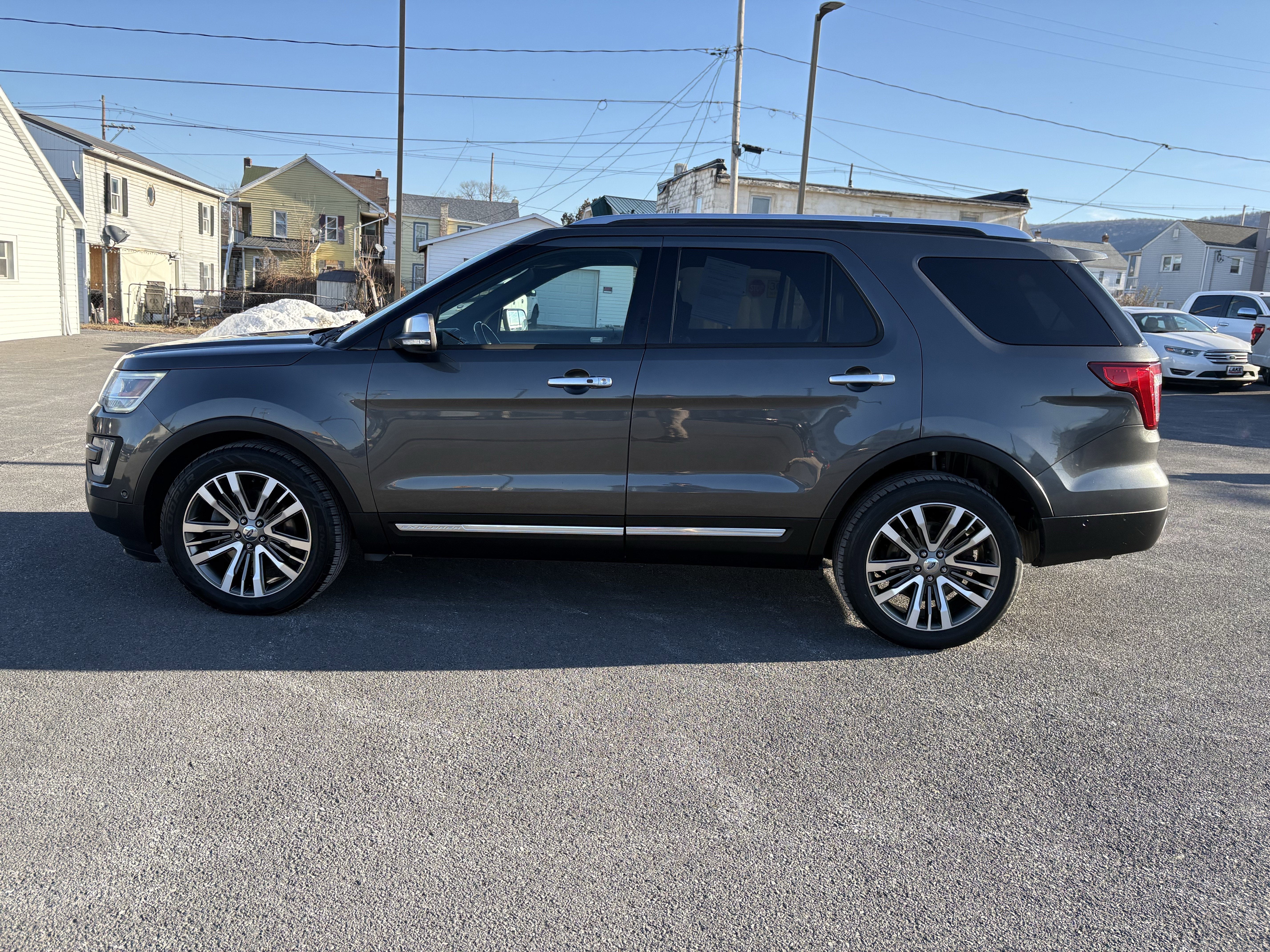 2017 Ford EXPLORER PLATINUM