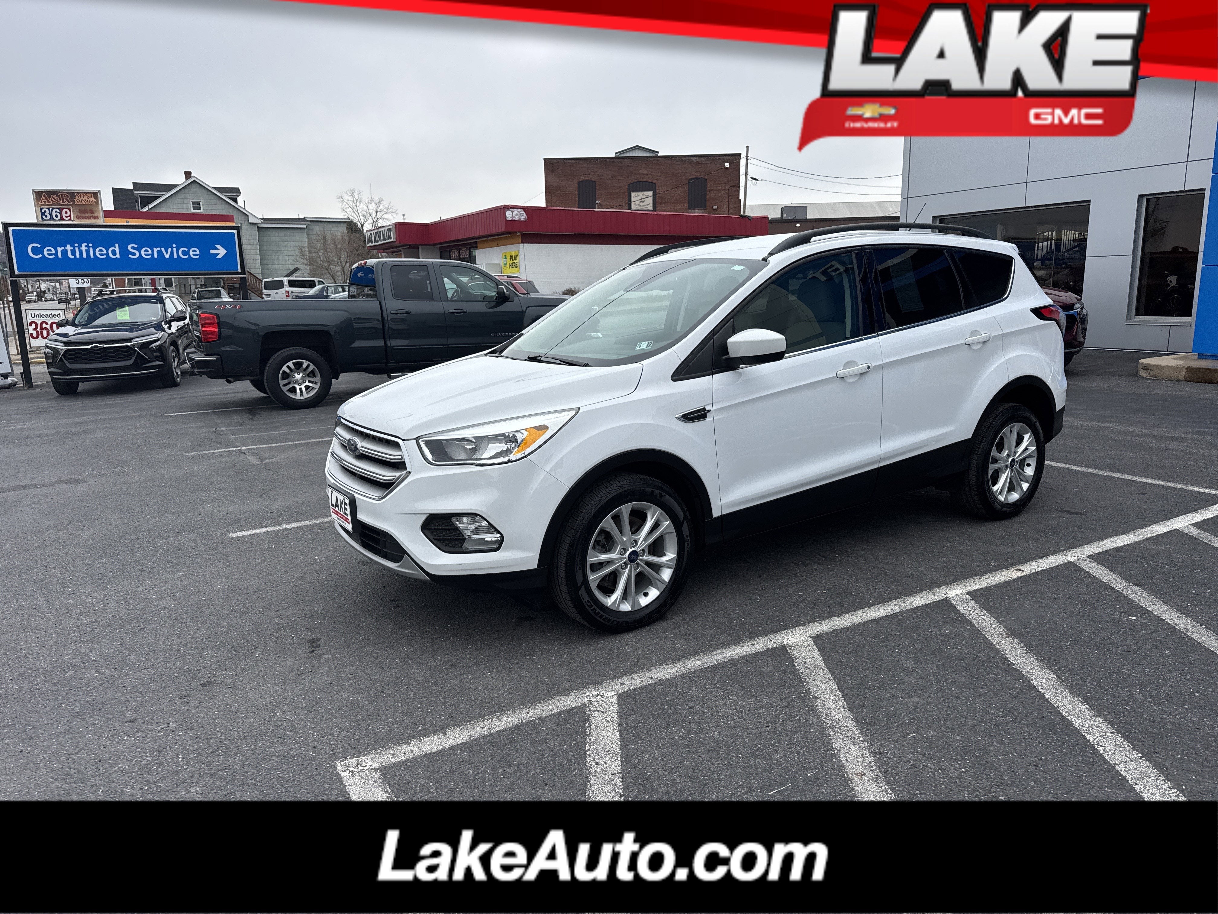 2018 Ford ESCAPE SE