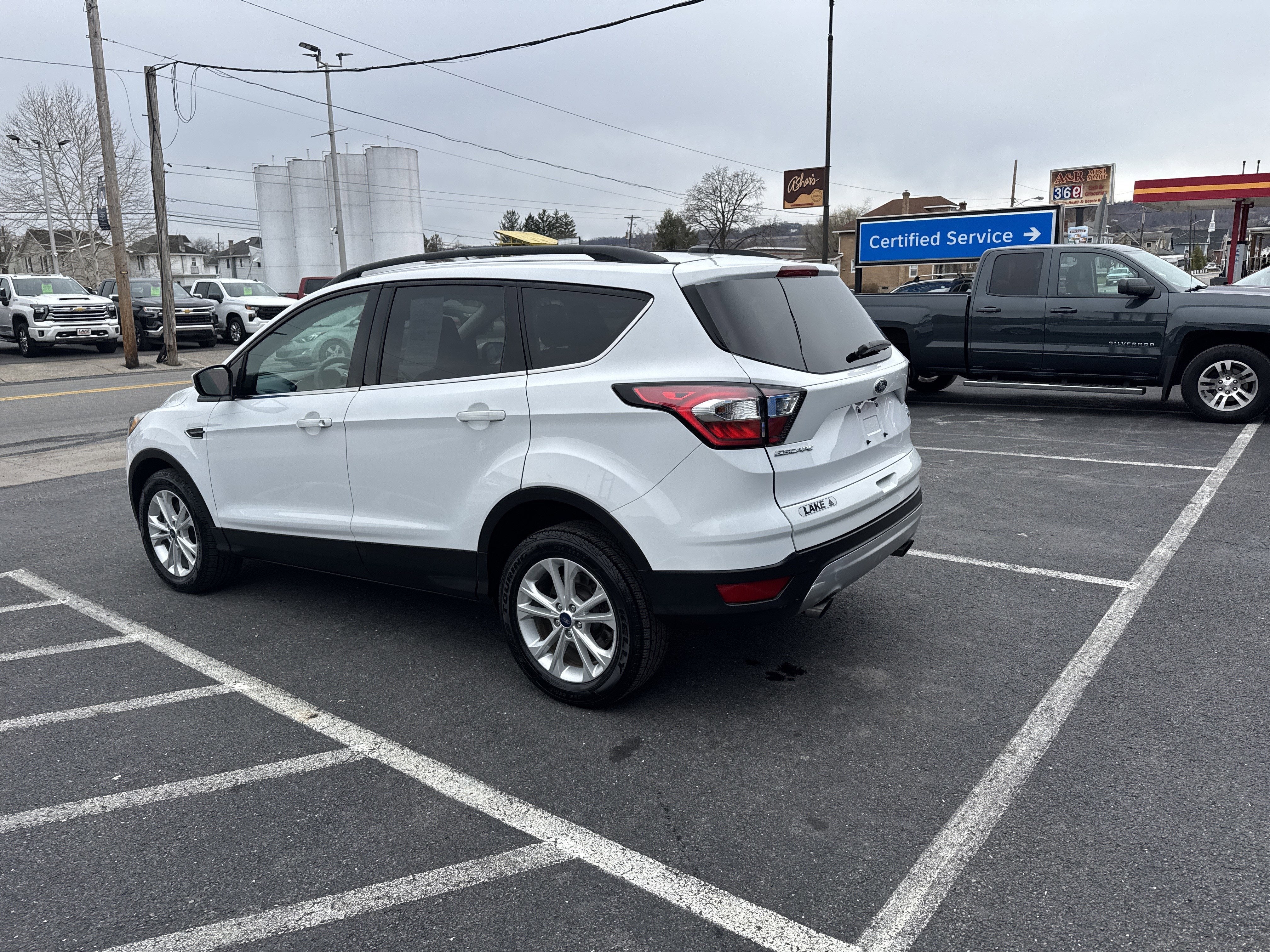 2018 Ford ESCAPE SE