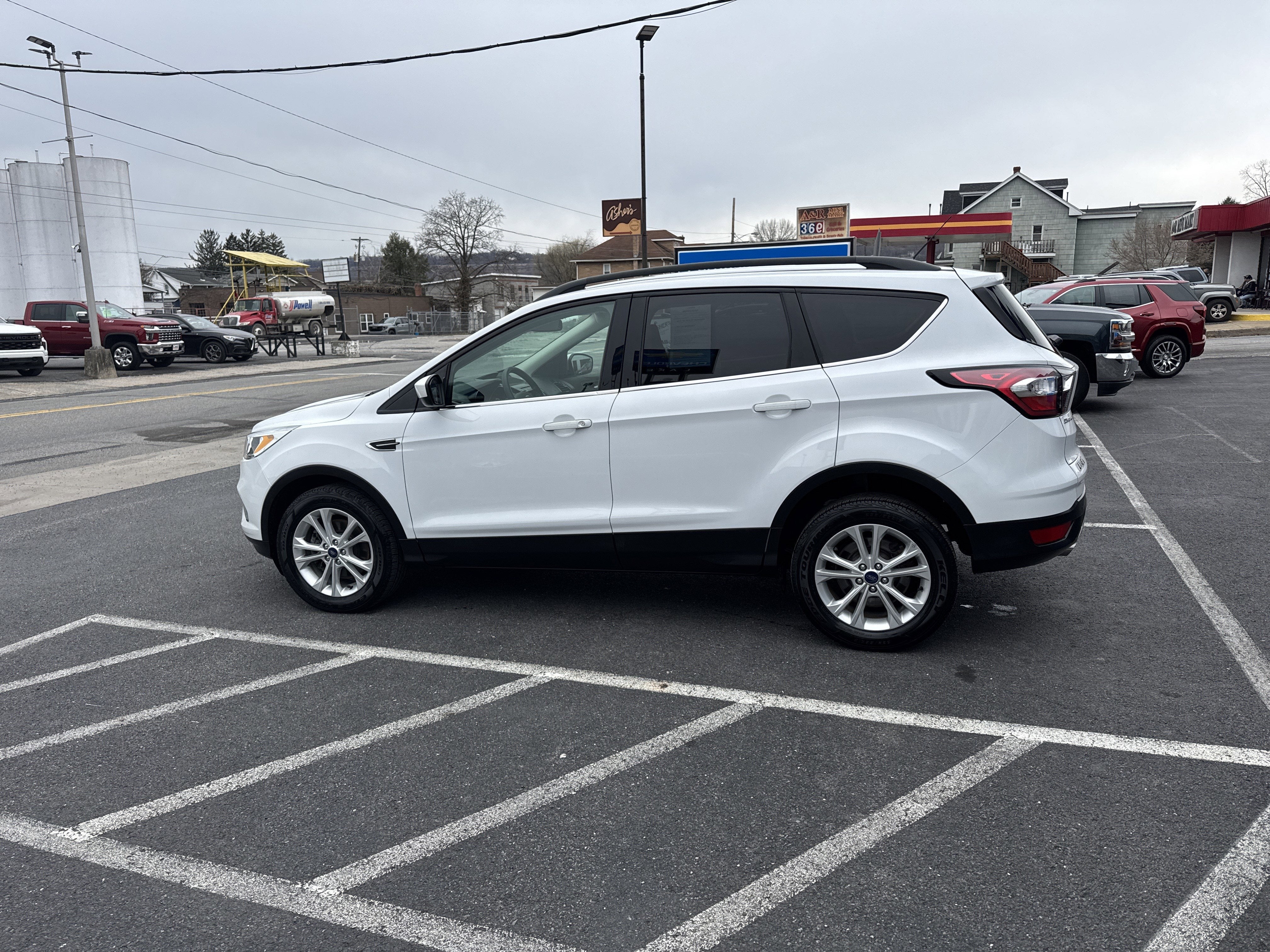 2018 Ford ESCAPE SE