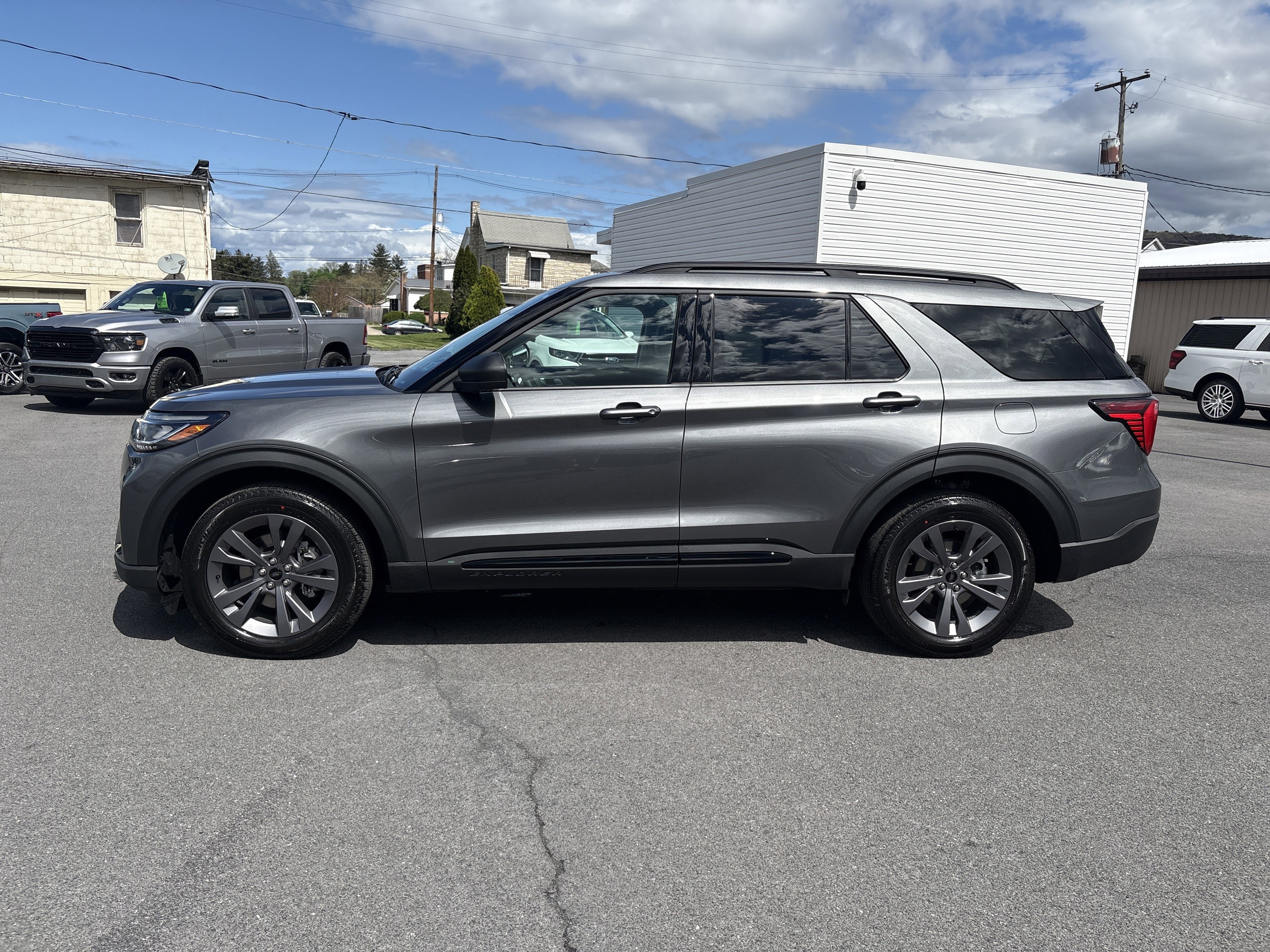 2026 Ford Explorer Base