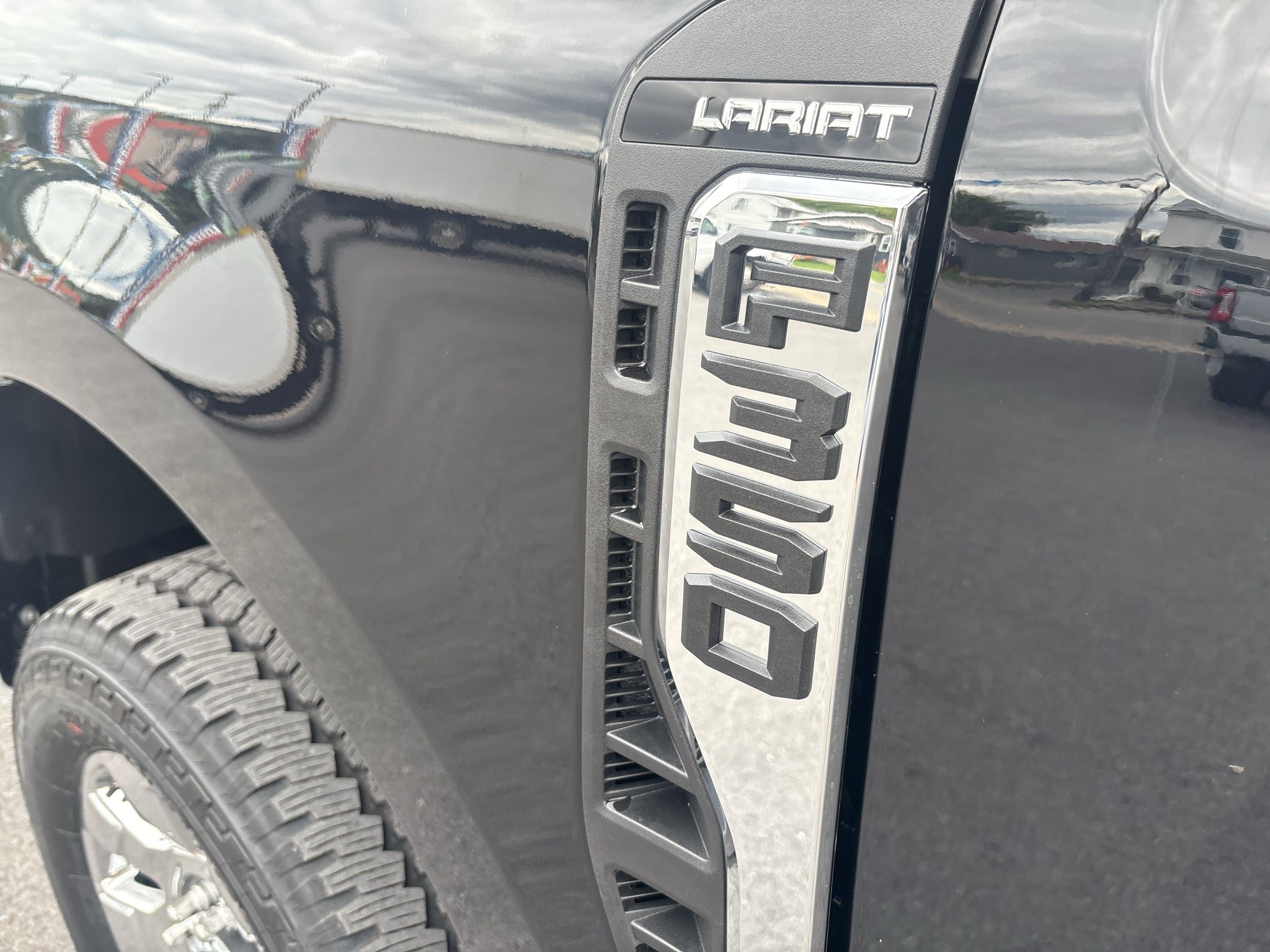 2027 Ford F-350 LARIAT