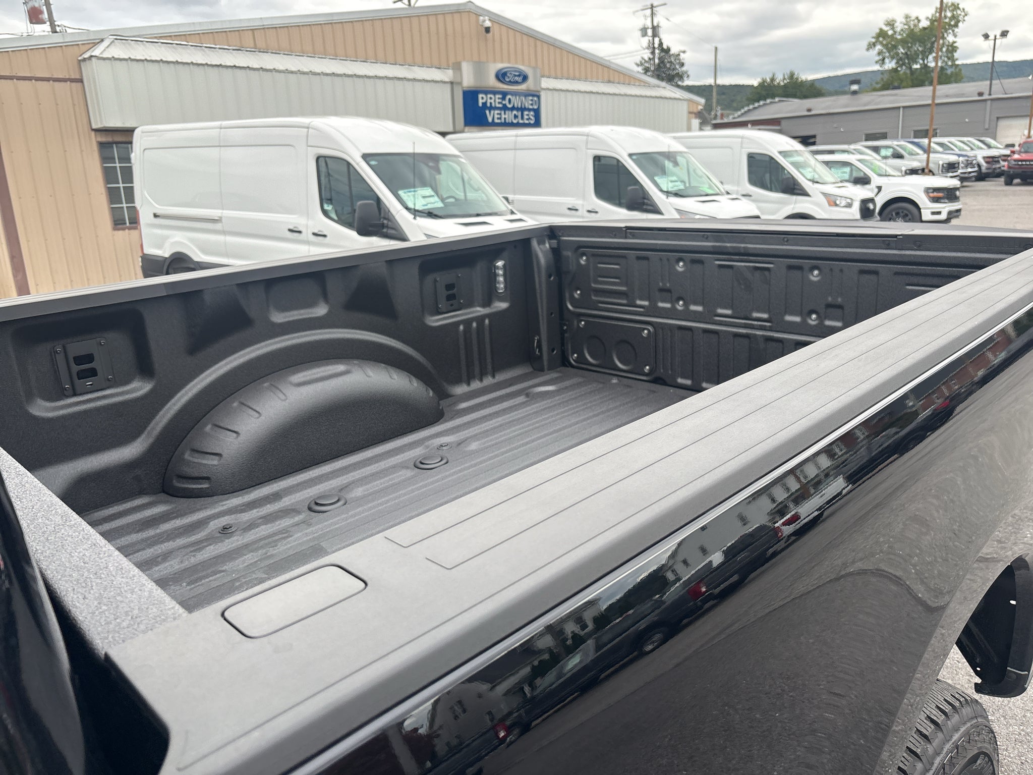 2027 Ford F-350 LARIAT