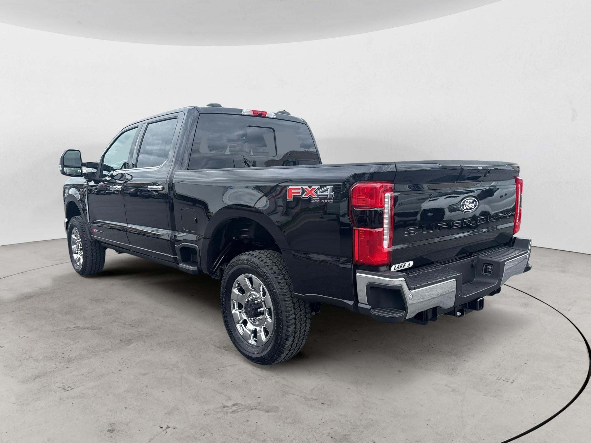 2027 Ford F-350 LARIAT