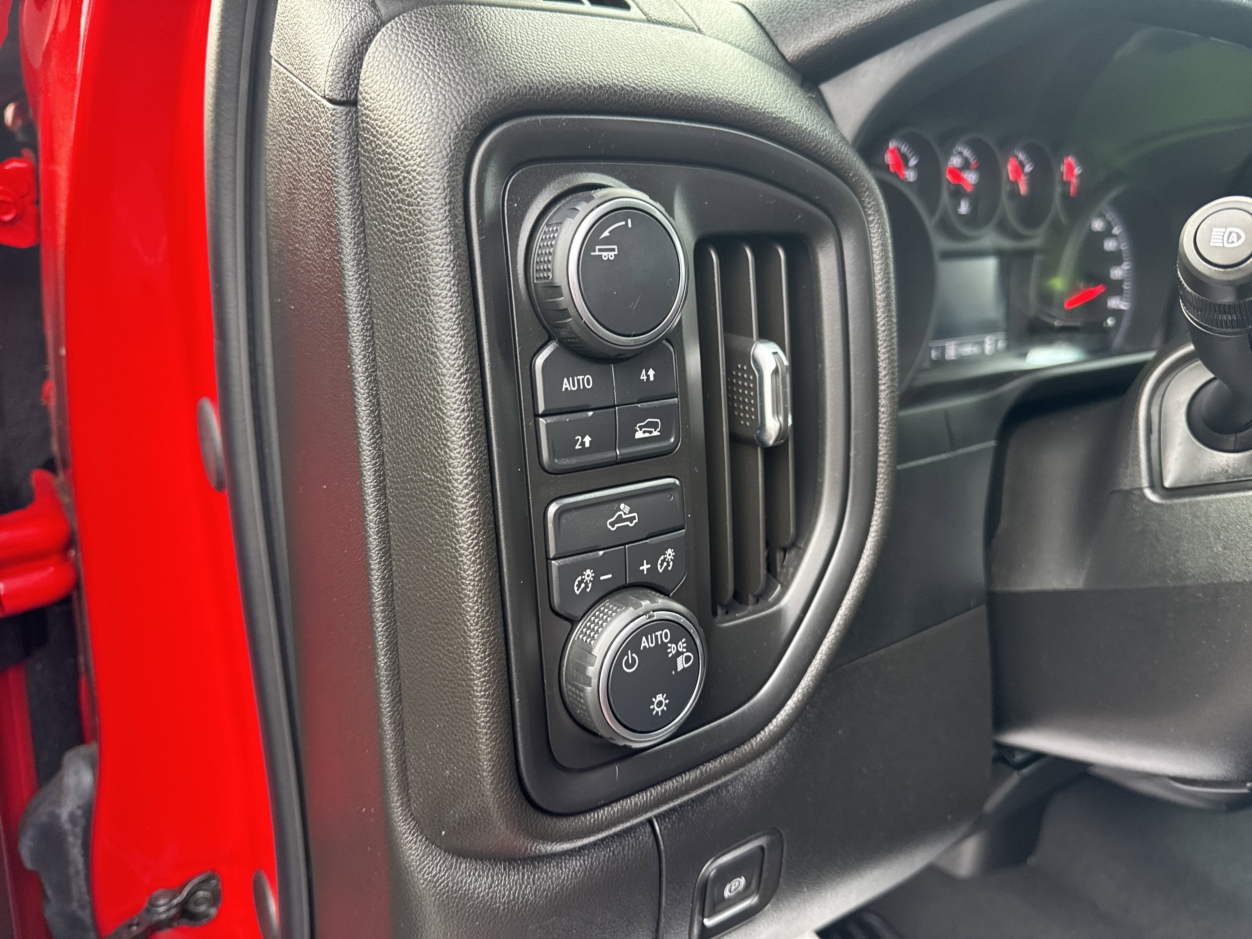 2024 Chevrolet SILVERADO 1500 CUSTOM