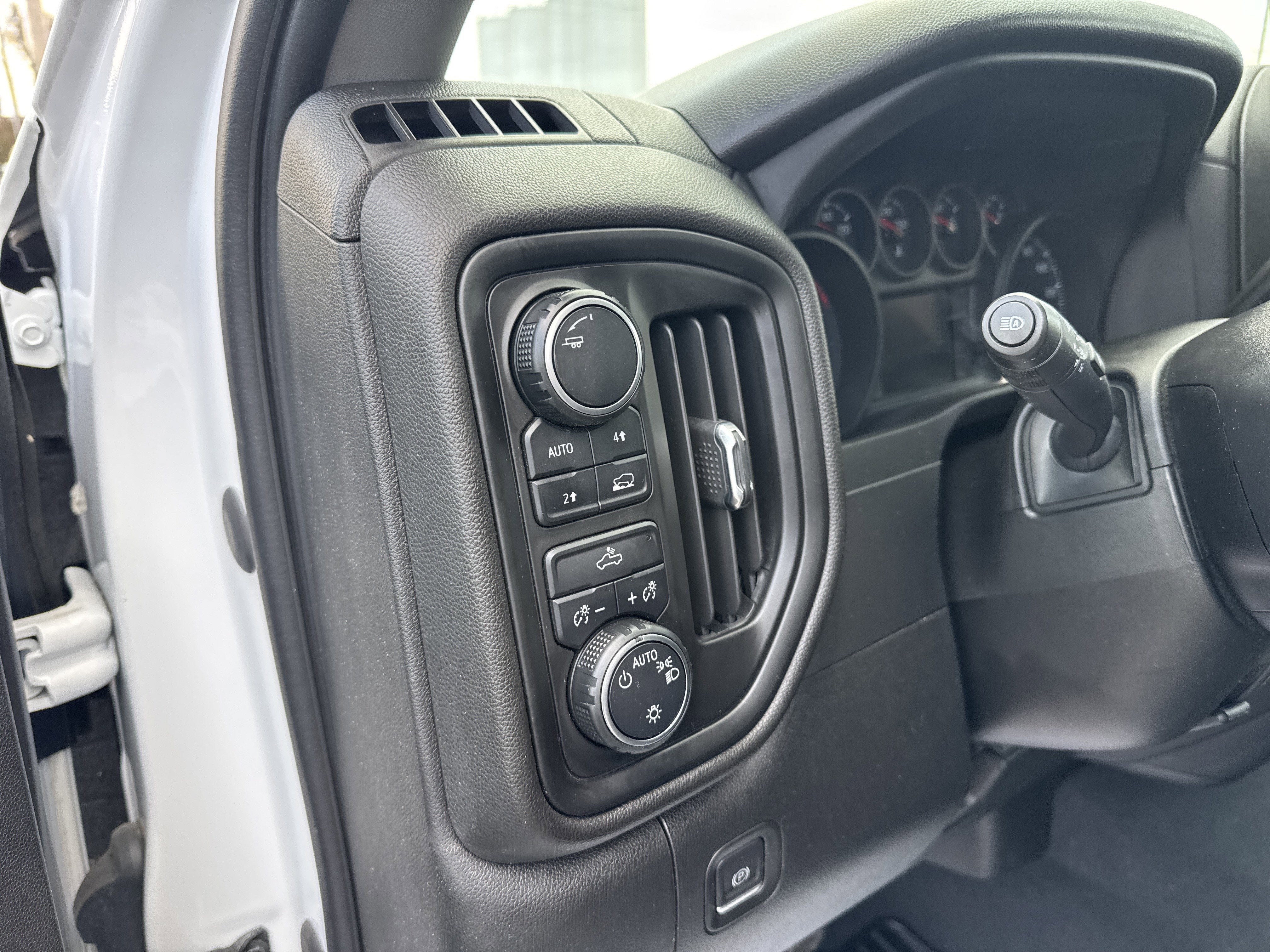 2023 Chevrolet SILVERADO 1500 CUSTOME