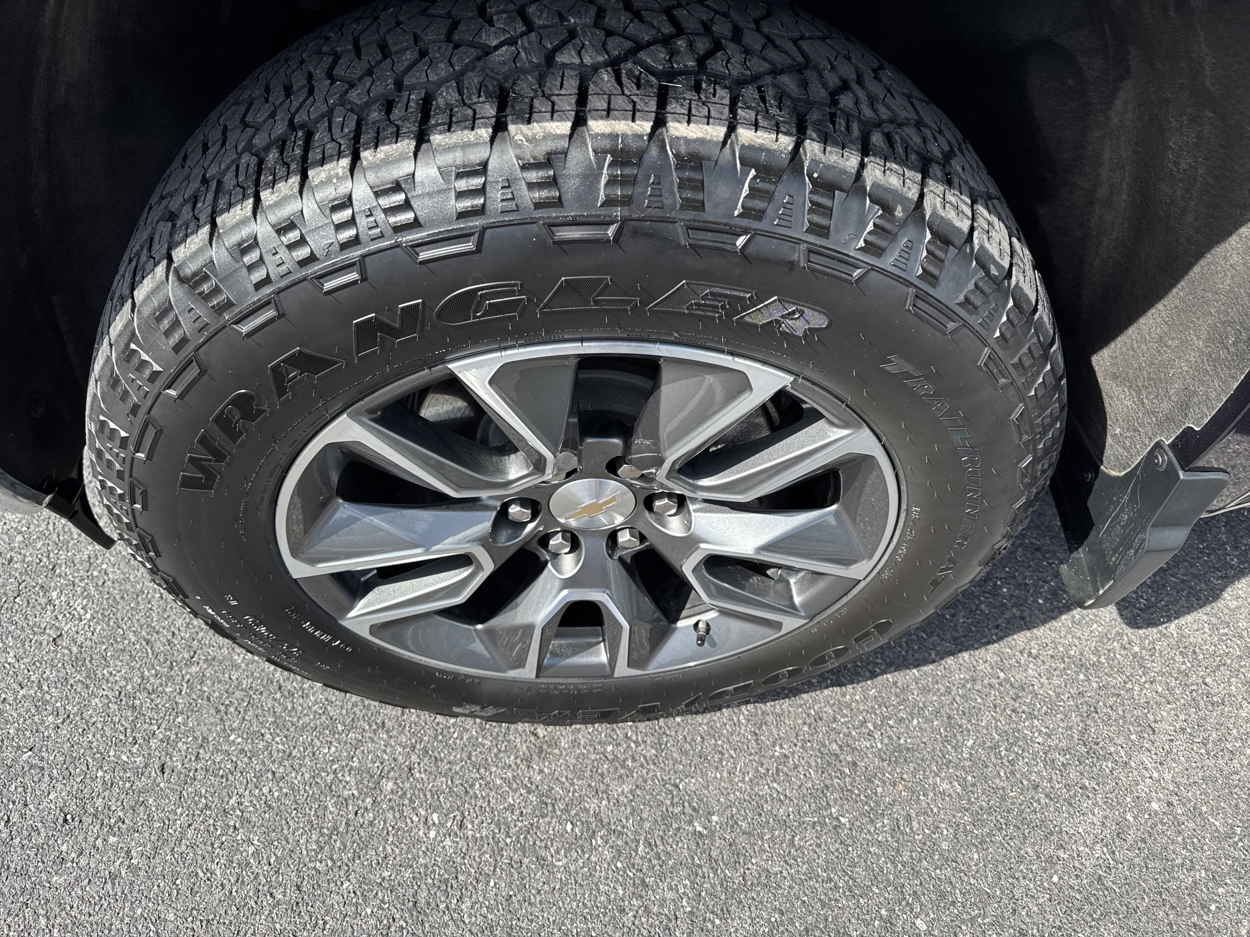 2023 Chevrolet SILVERADO 1500 LT