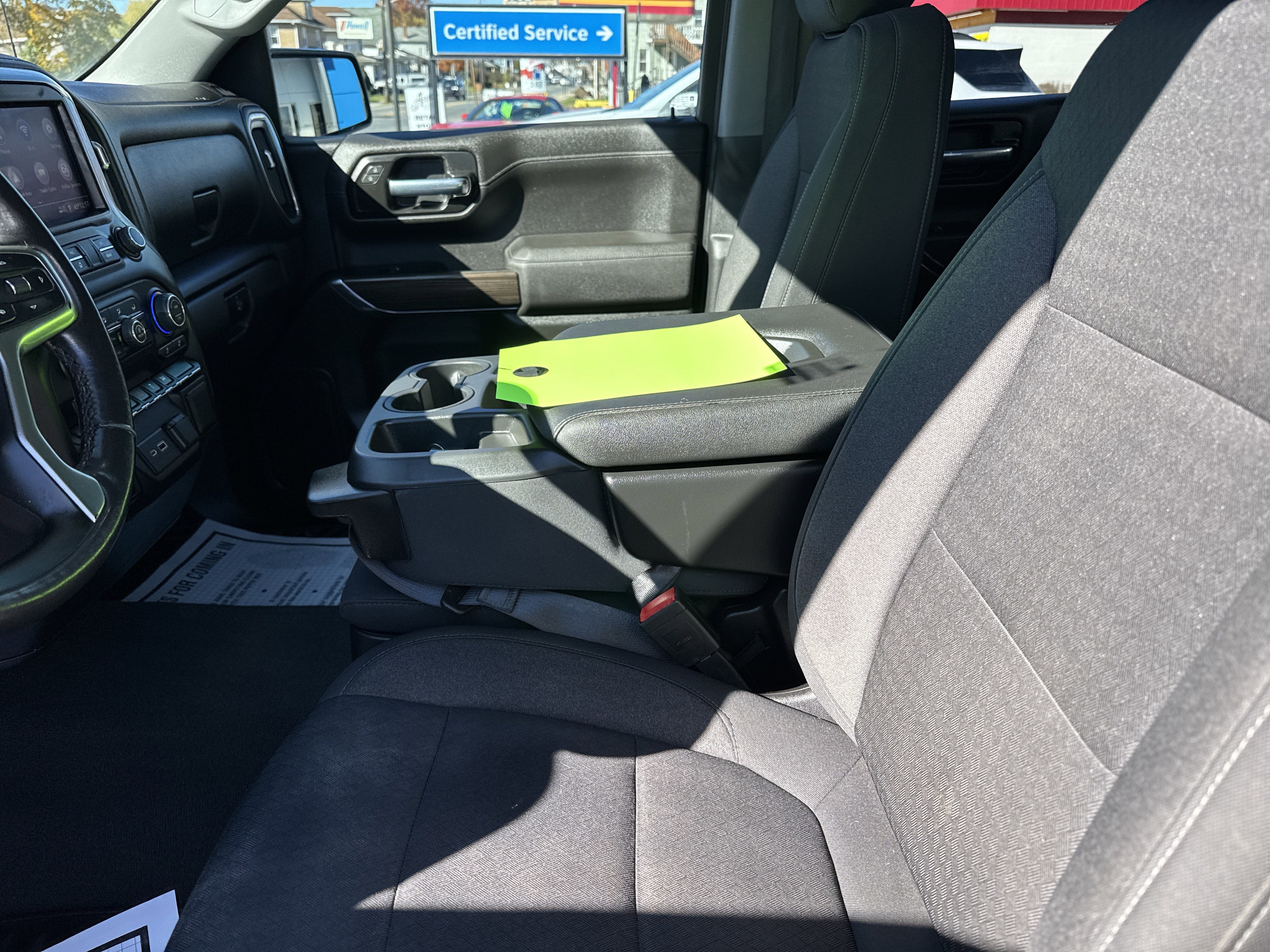 2021 Chevrolet SILVERADO 1500 LT