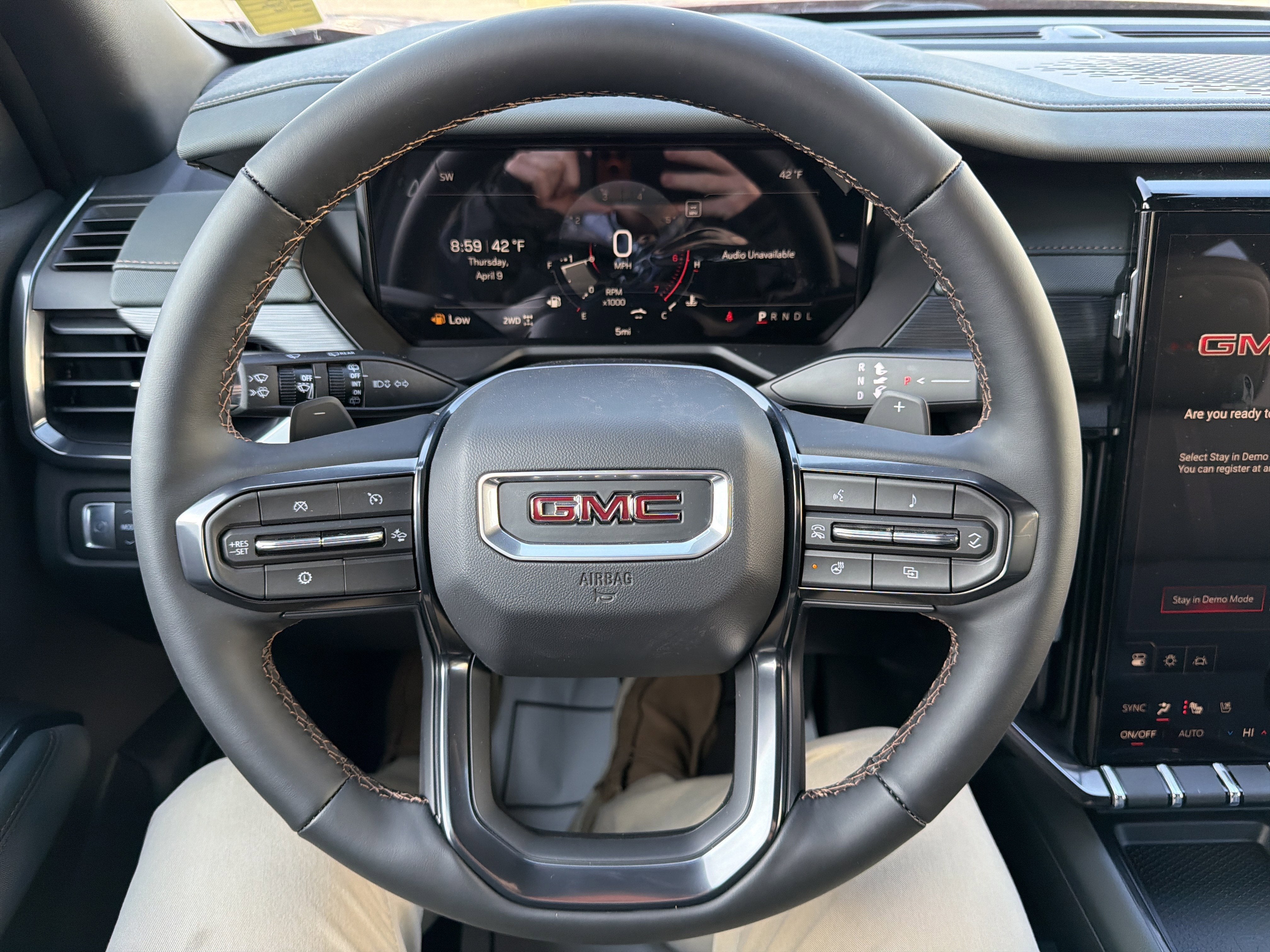 2026 GMC ACADIA AWD AT4