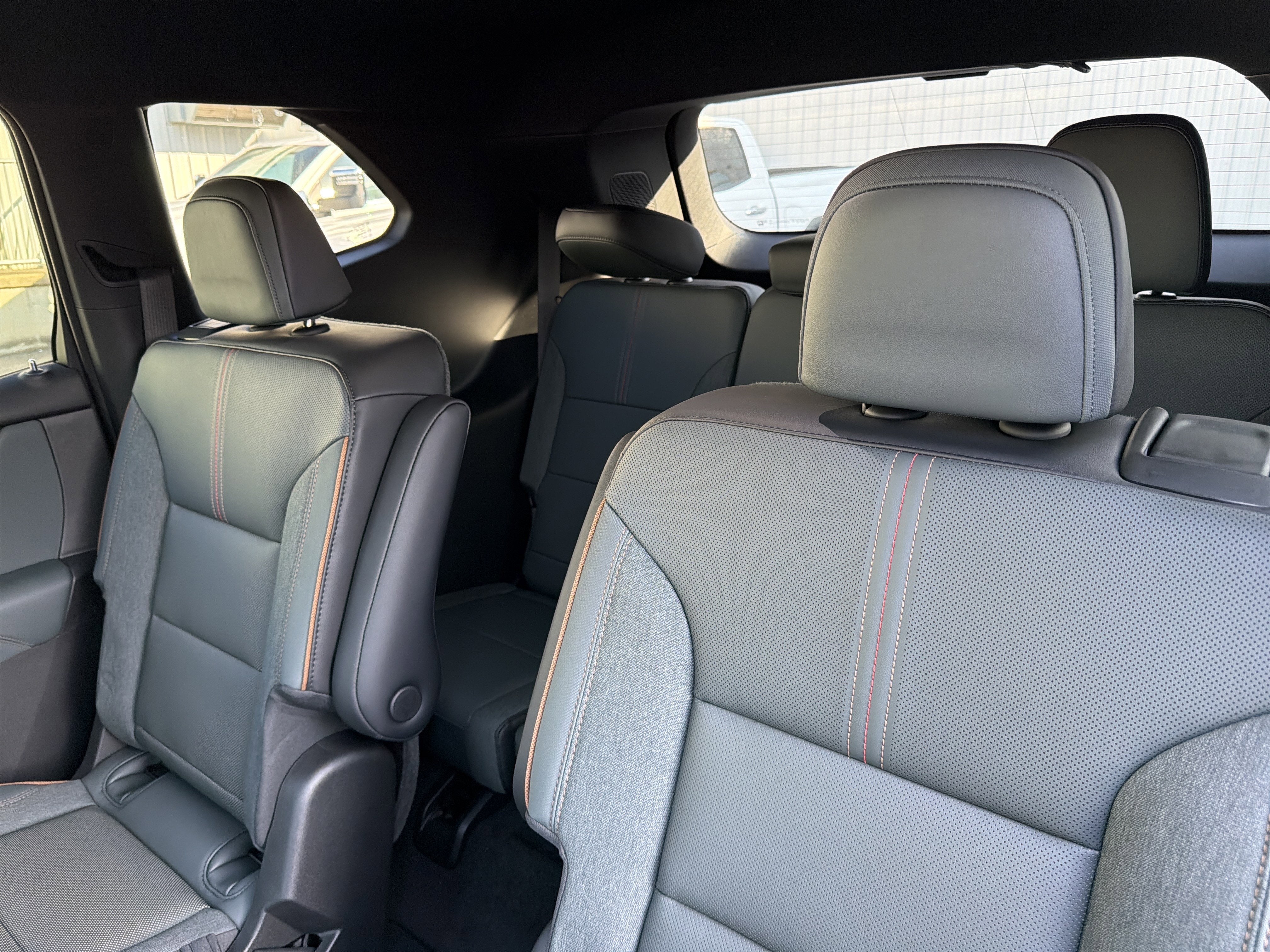 2026 GMC ACADIA AWD AT4