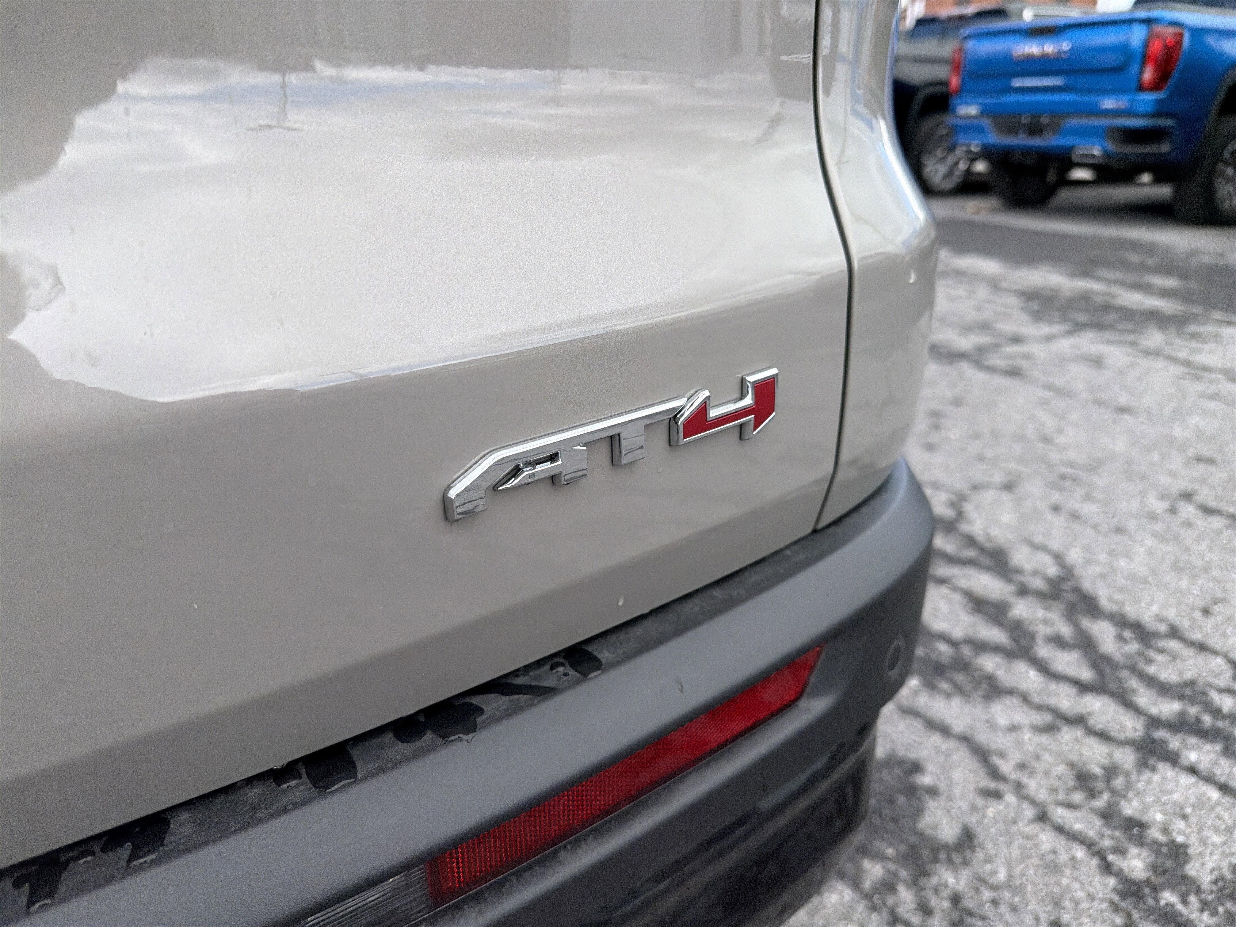 2026 GMC ACADIA AWD AT4