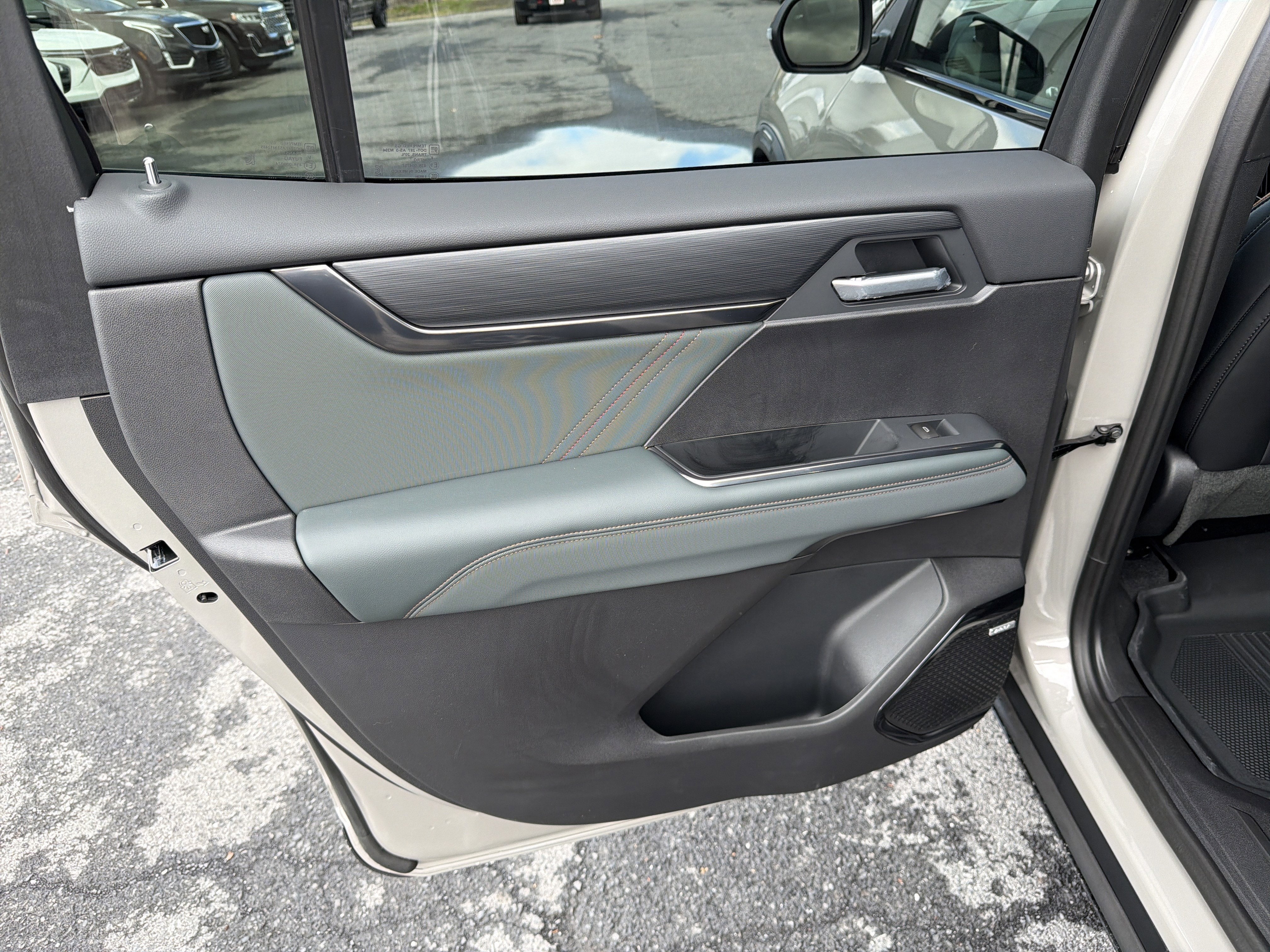 2026 GMC ACADIA AWD AT4
