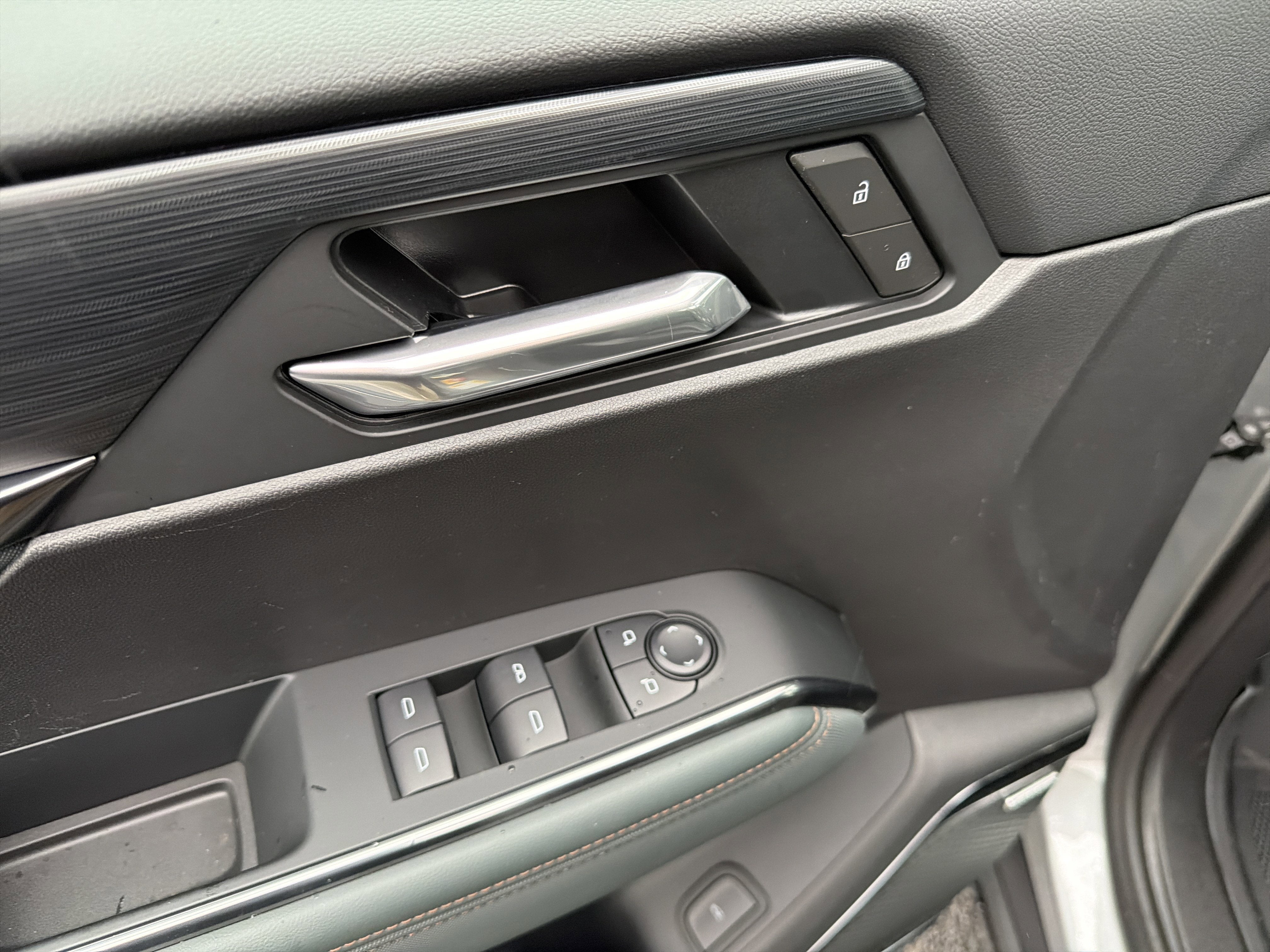 2026 GMC ACADIA AWD AT4