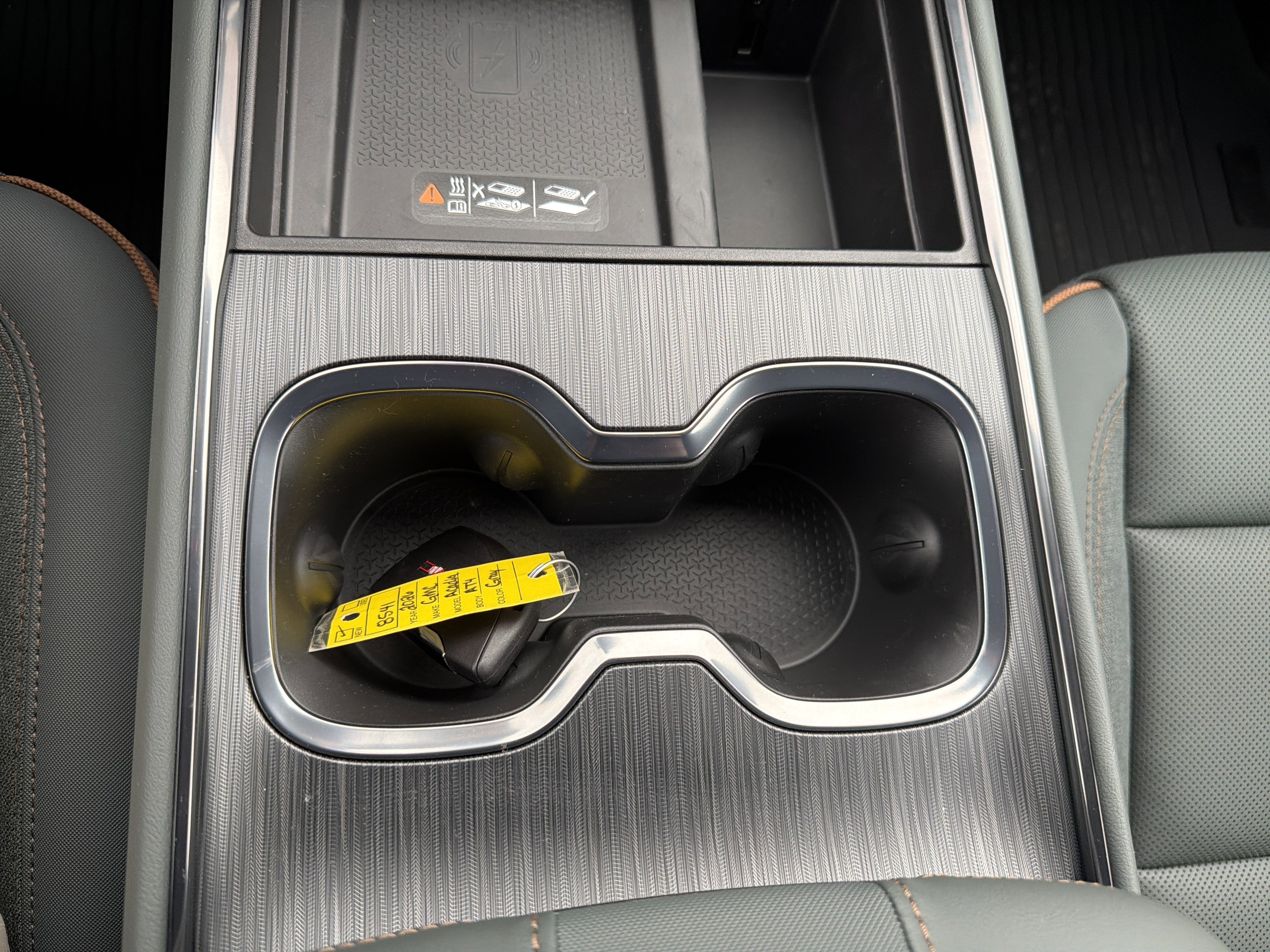 2026 GMC ACADIA AWD AT4