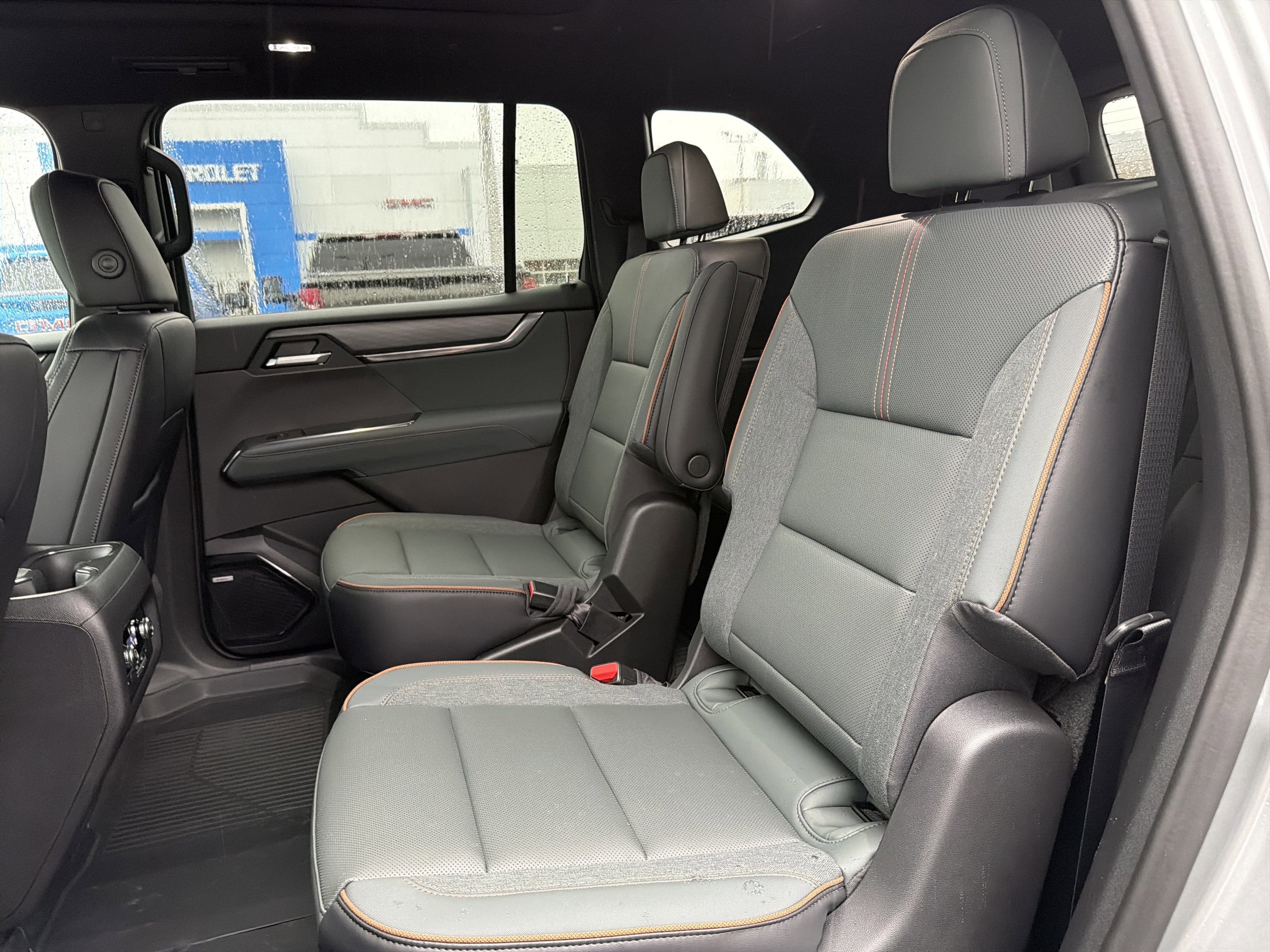2026 GMC ACADIA AWD AT4