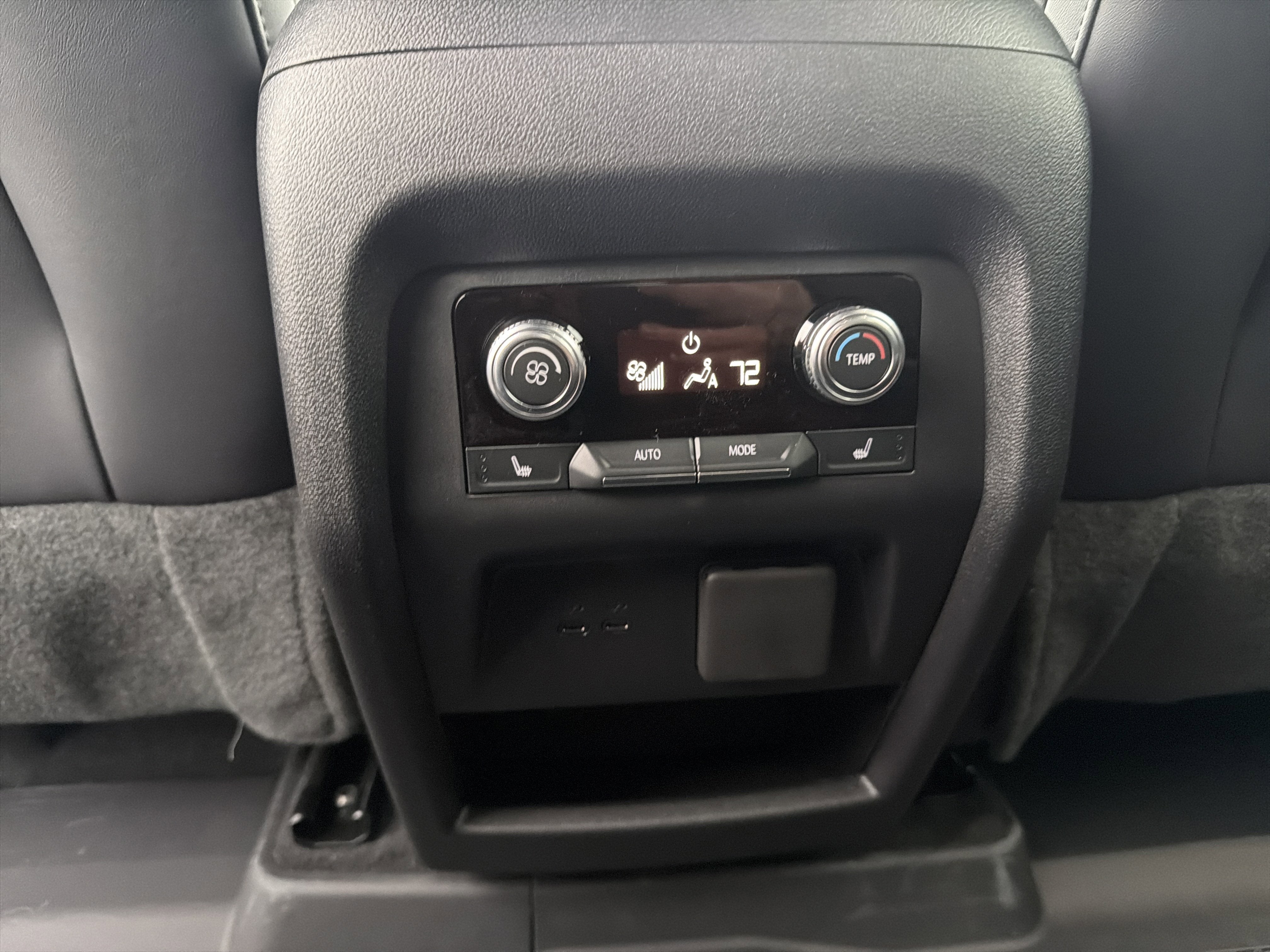 2026 GMC ACADIA AWD AT4