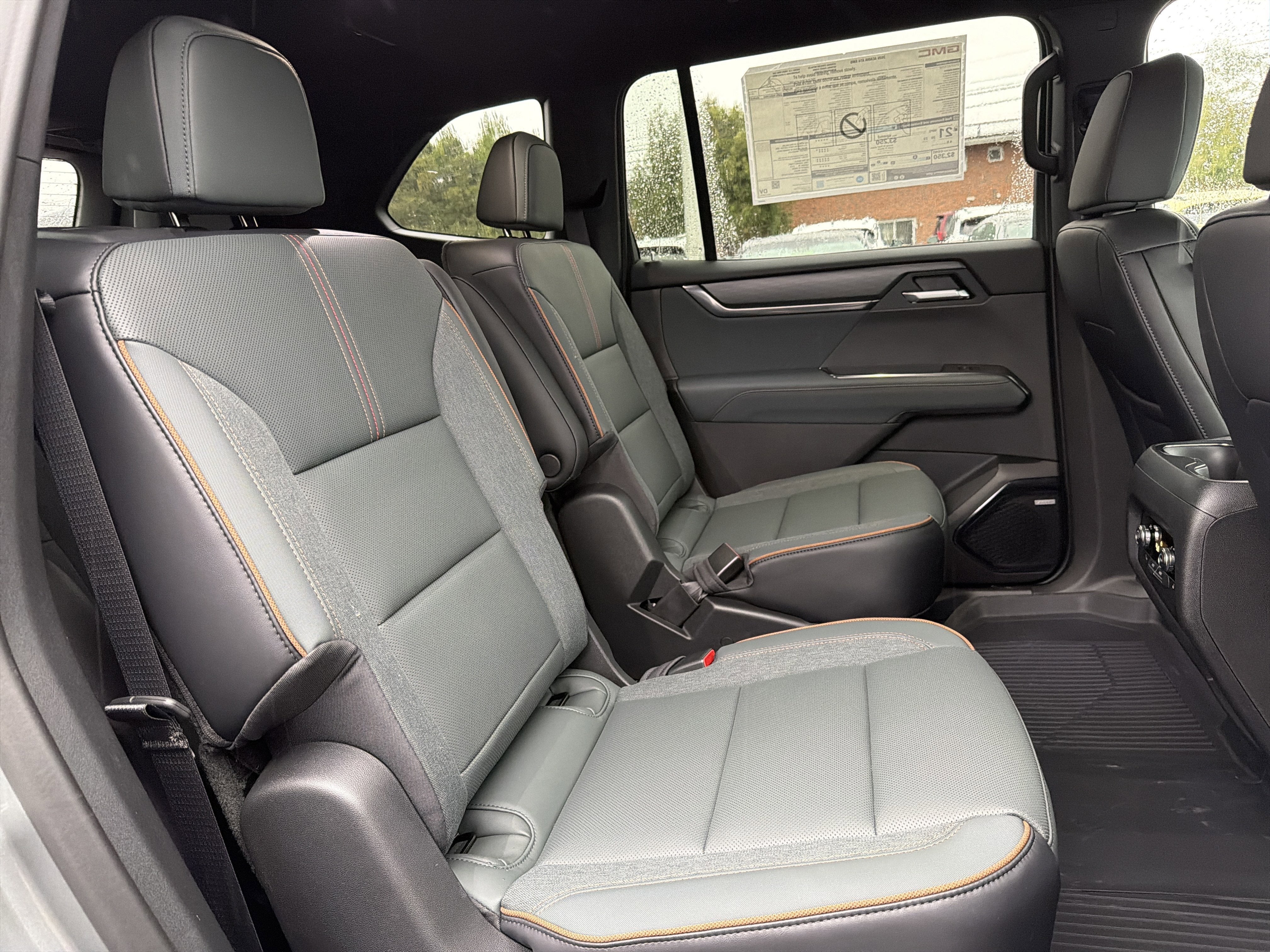 2026 GMC ACADIA AWD AT4