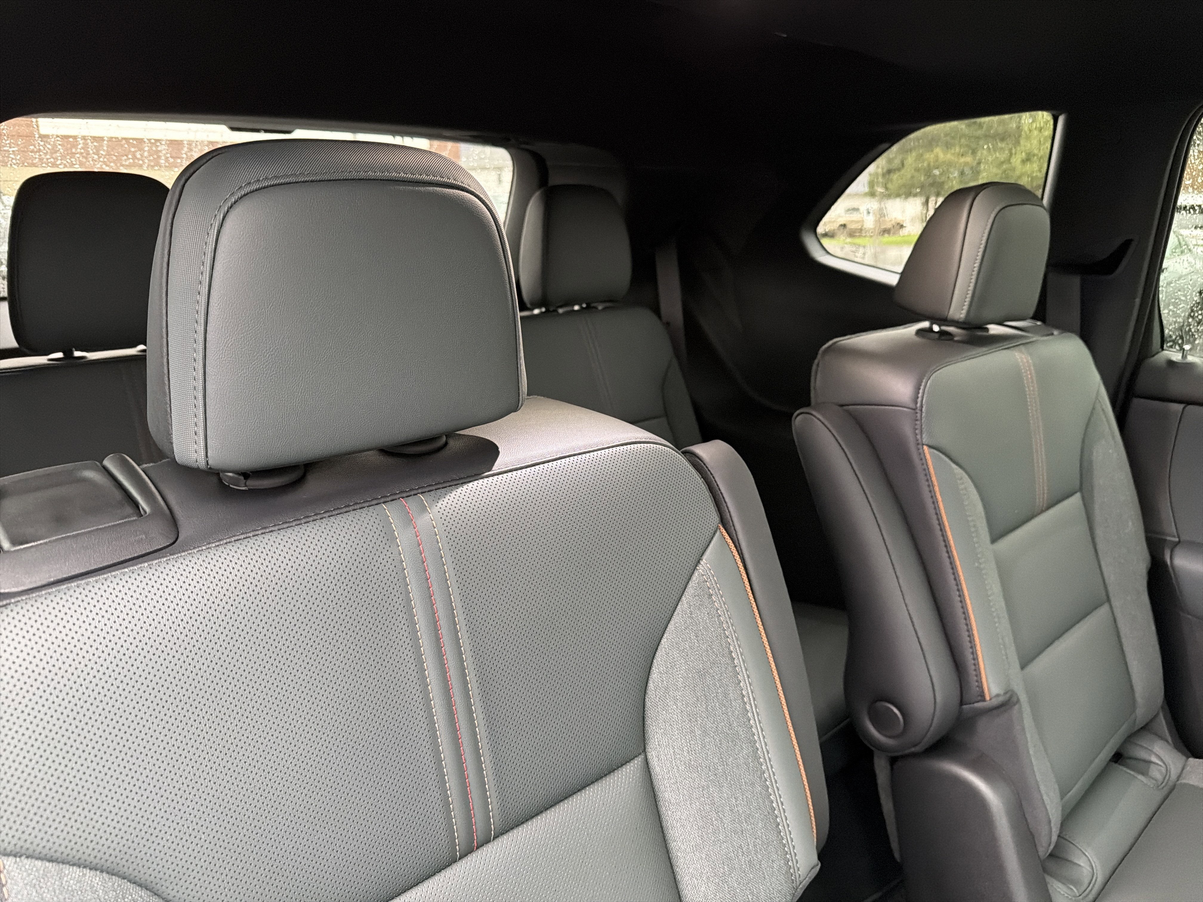 2026 GMC ACADIA AWD AT4