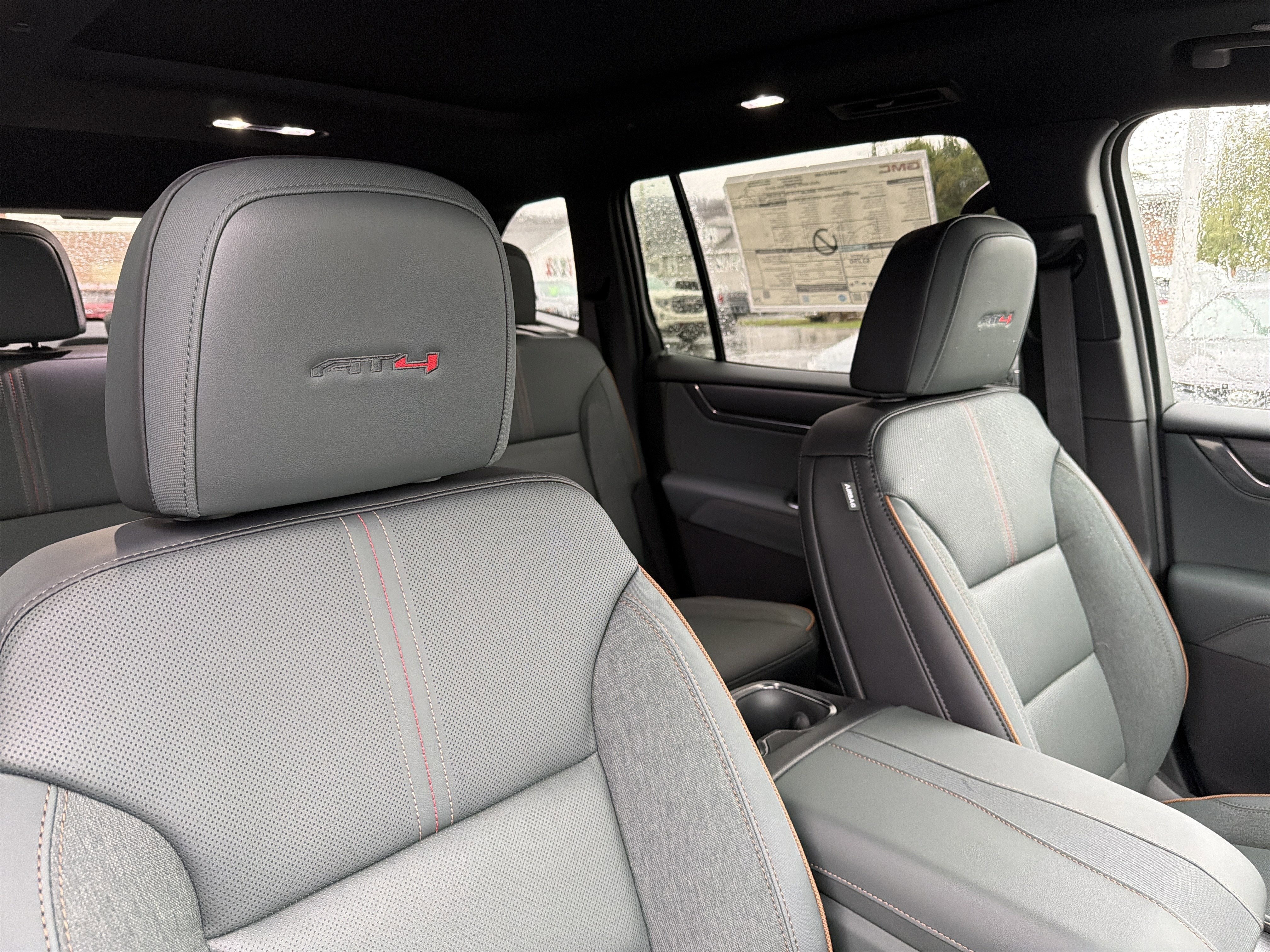 2026 GMC ACADIA AWD AT4