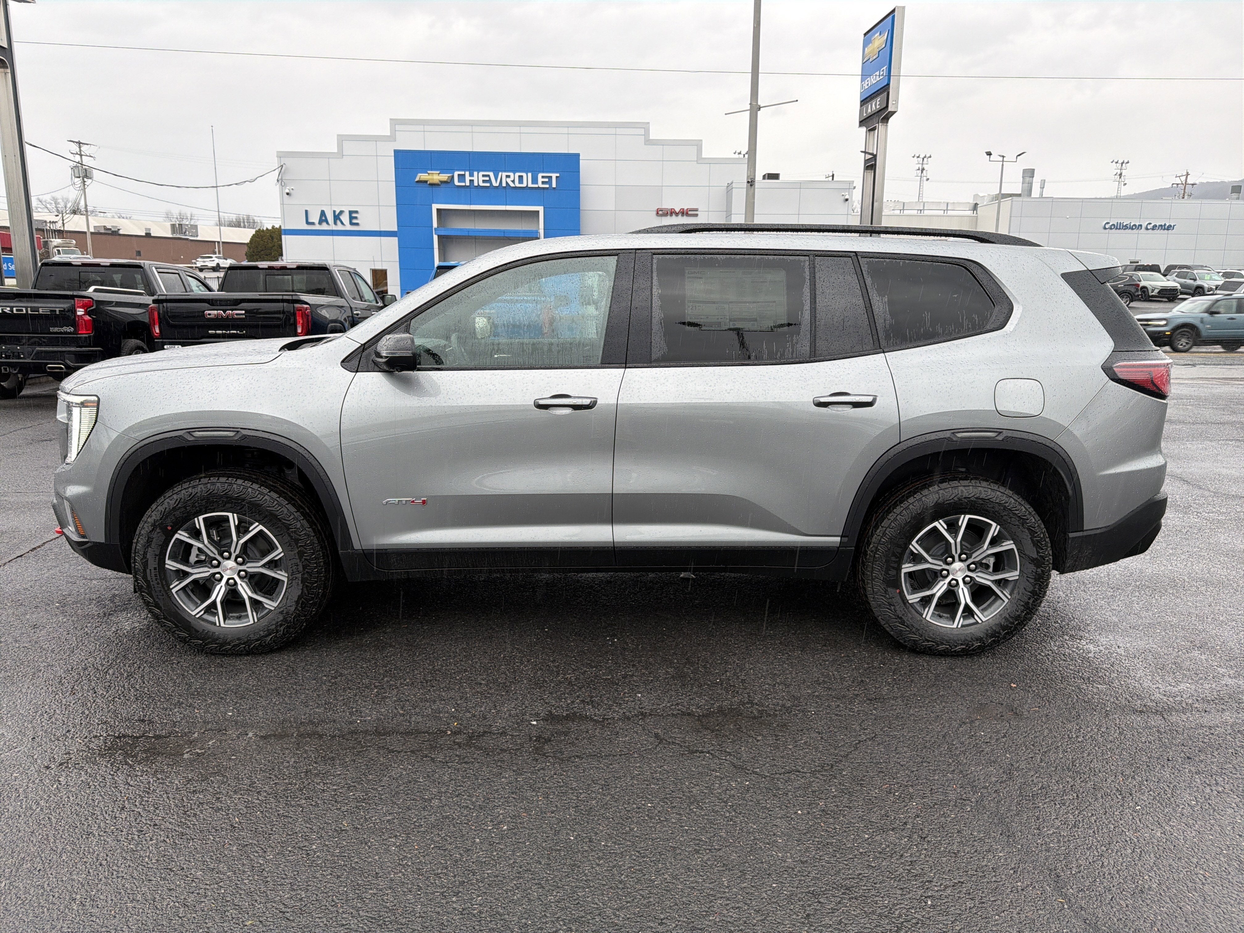2026 GMC ACADIA AWD AT4